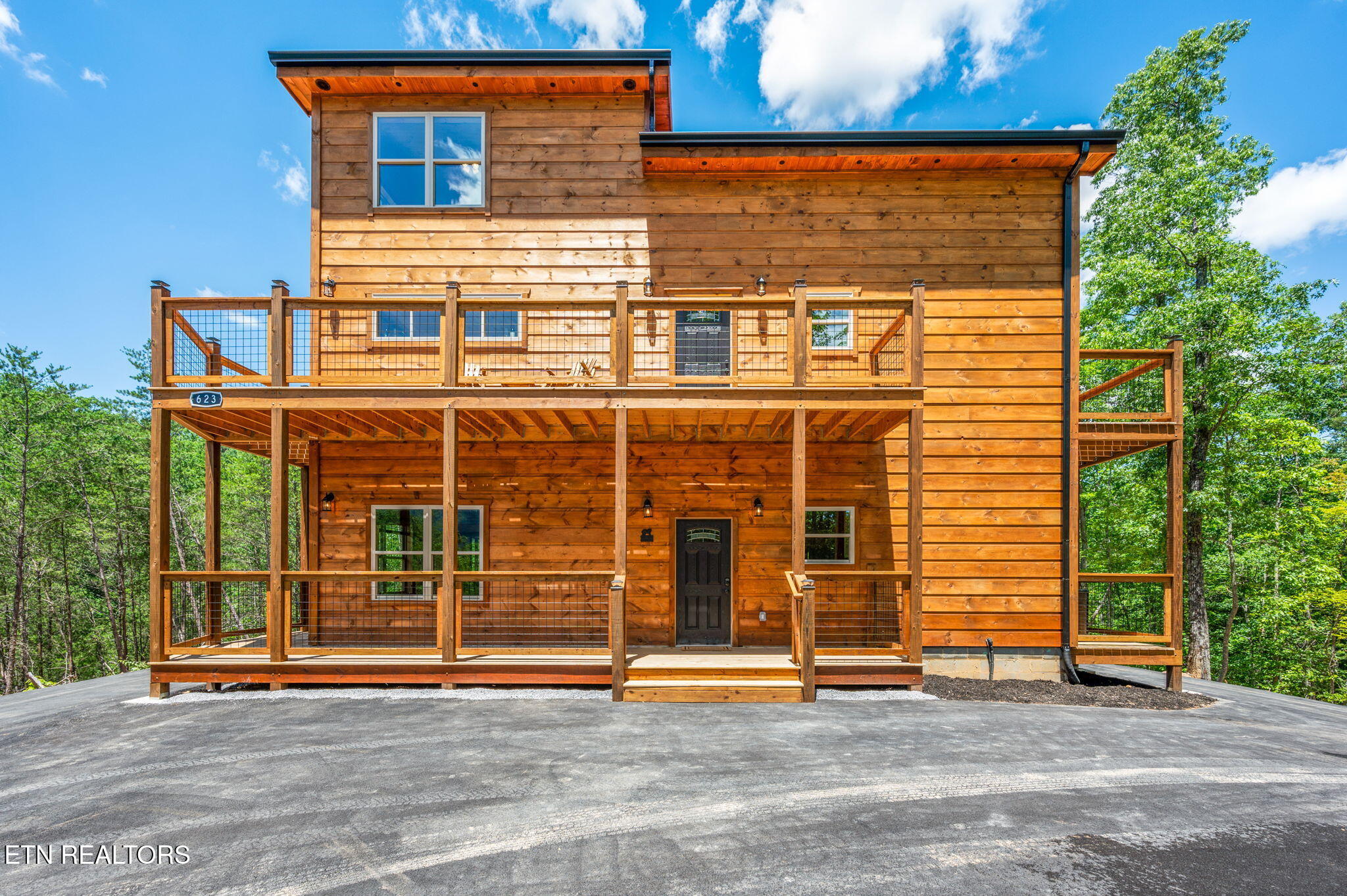 623 Dutch Way Property Photo 6