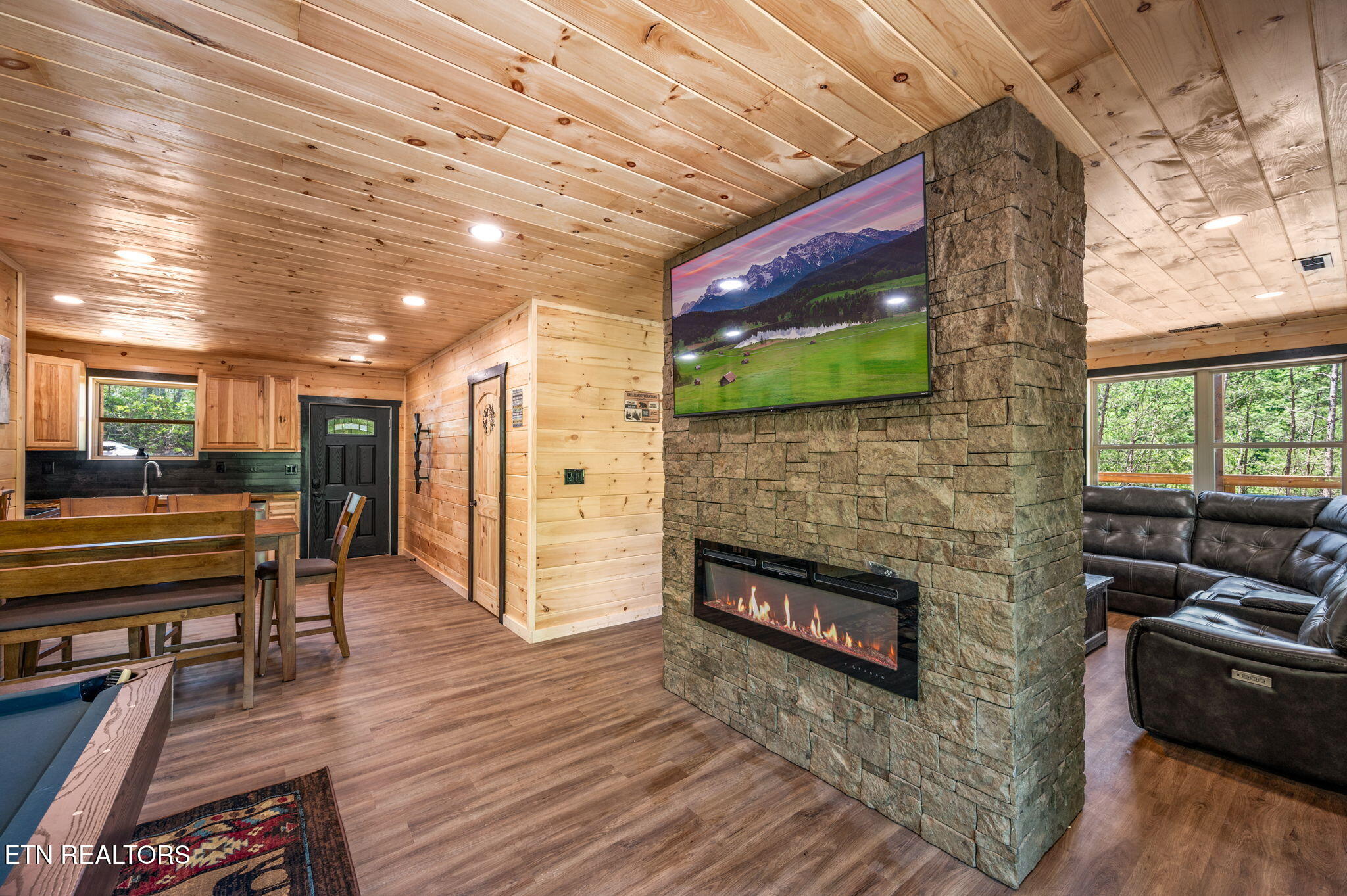 623 Dutch Way Property Photo 8