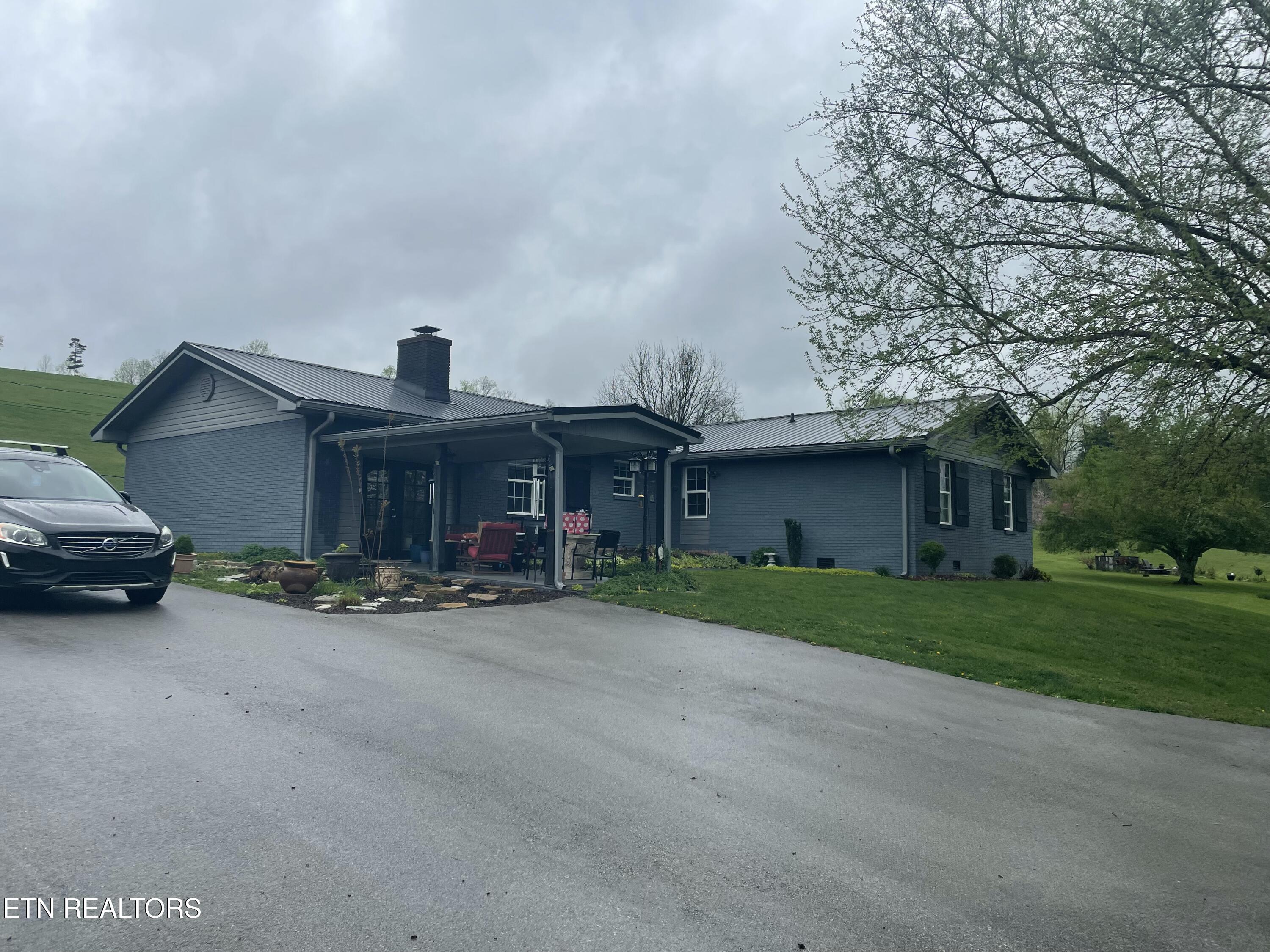 201 Schooler Lane Property Photo