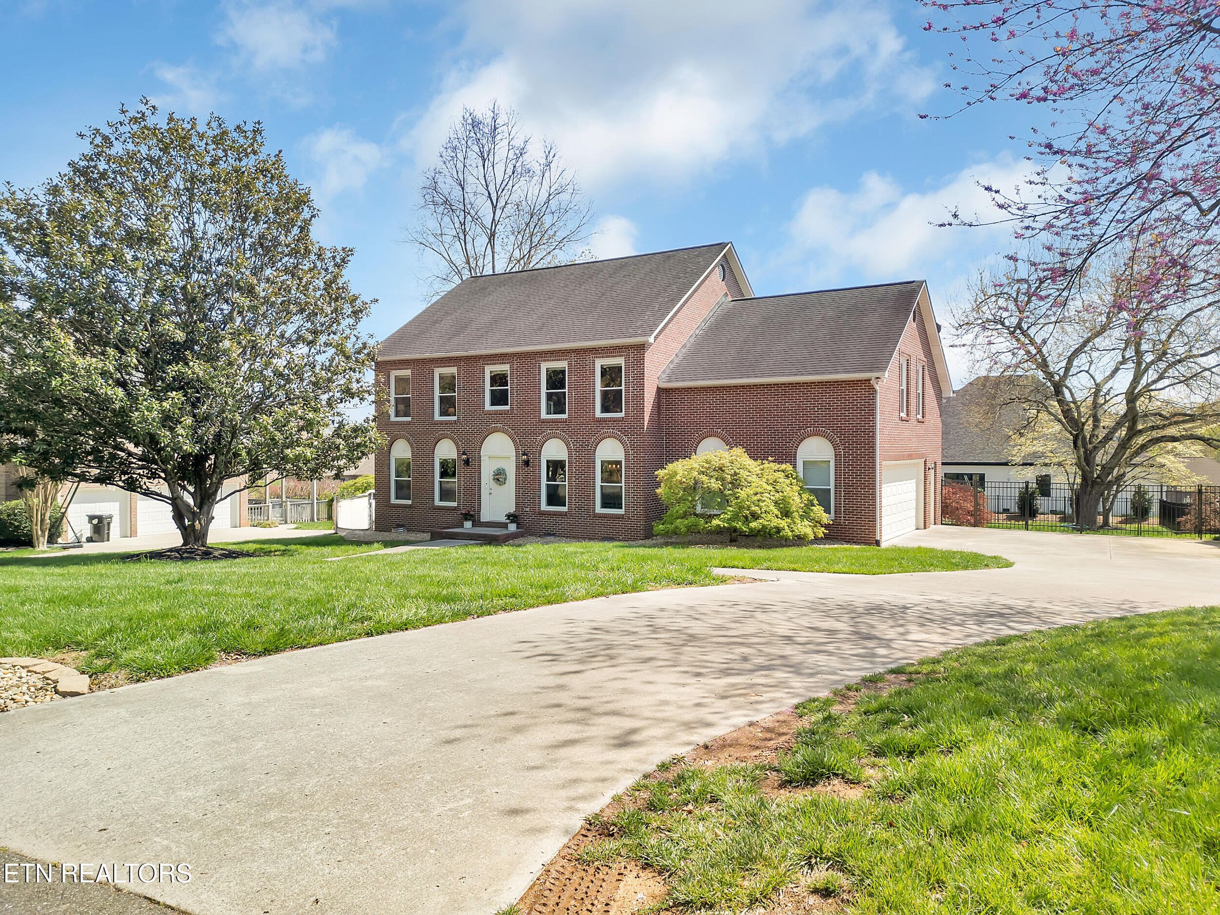 Barrington Unit 2 Real Estate Listings Main Image