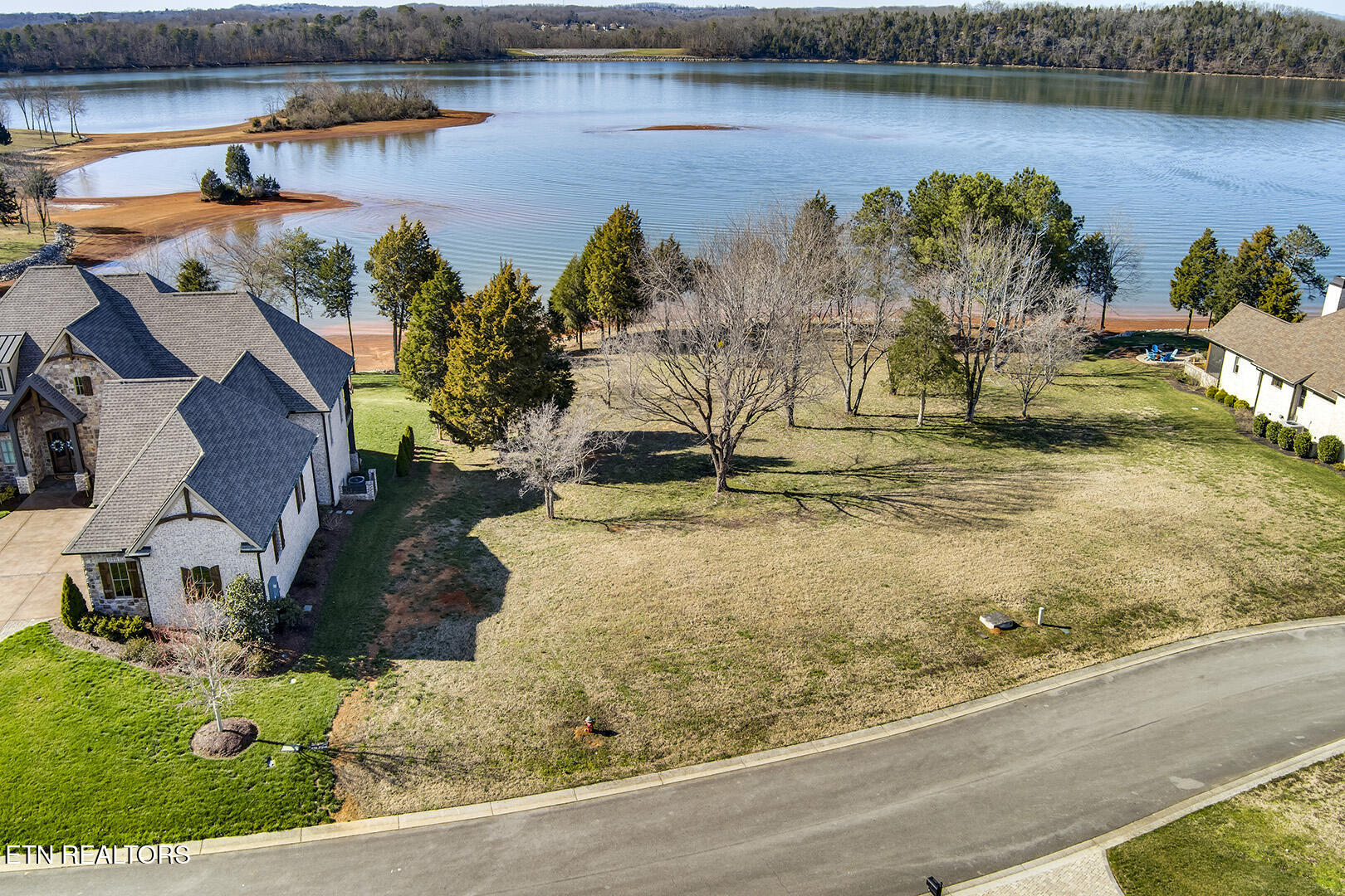272 Edgewater Way Property Photo