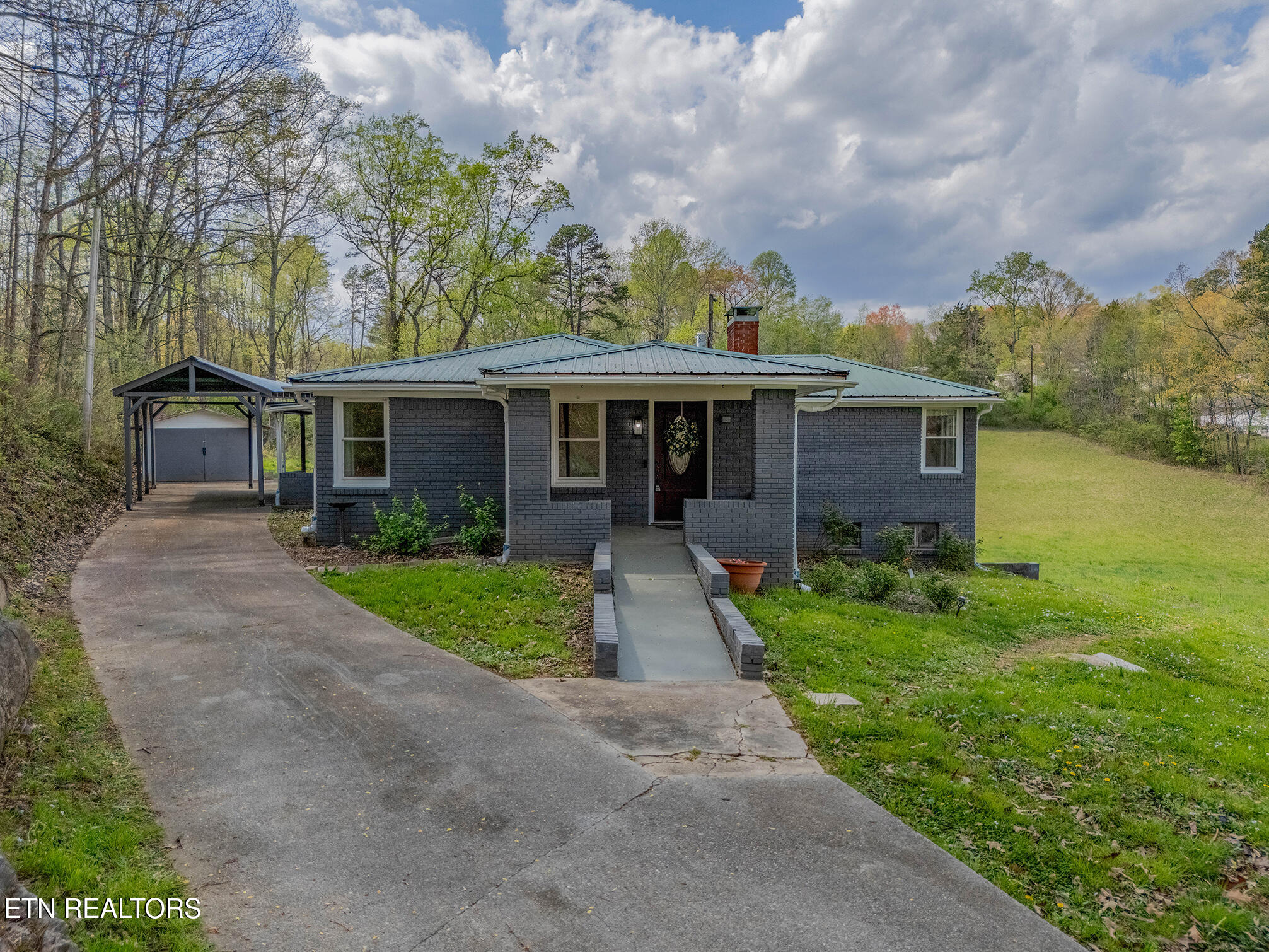 315 Old Emory Rd Property Photo