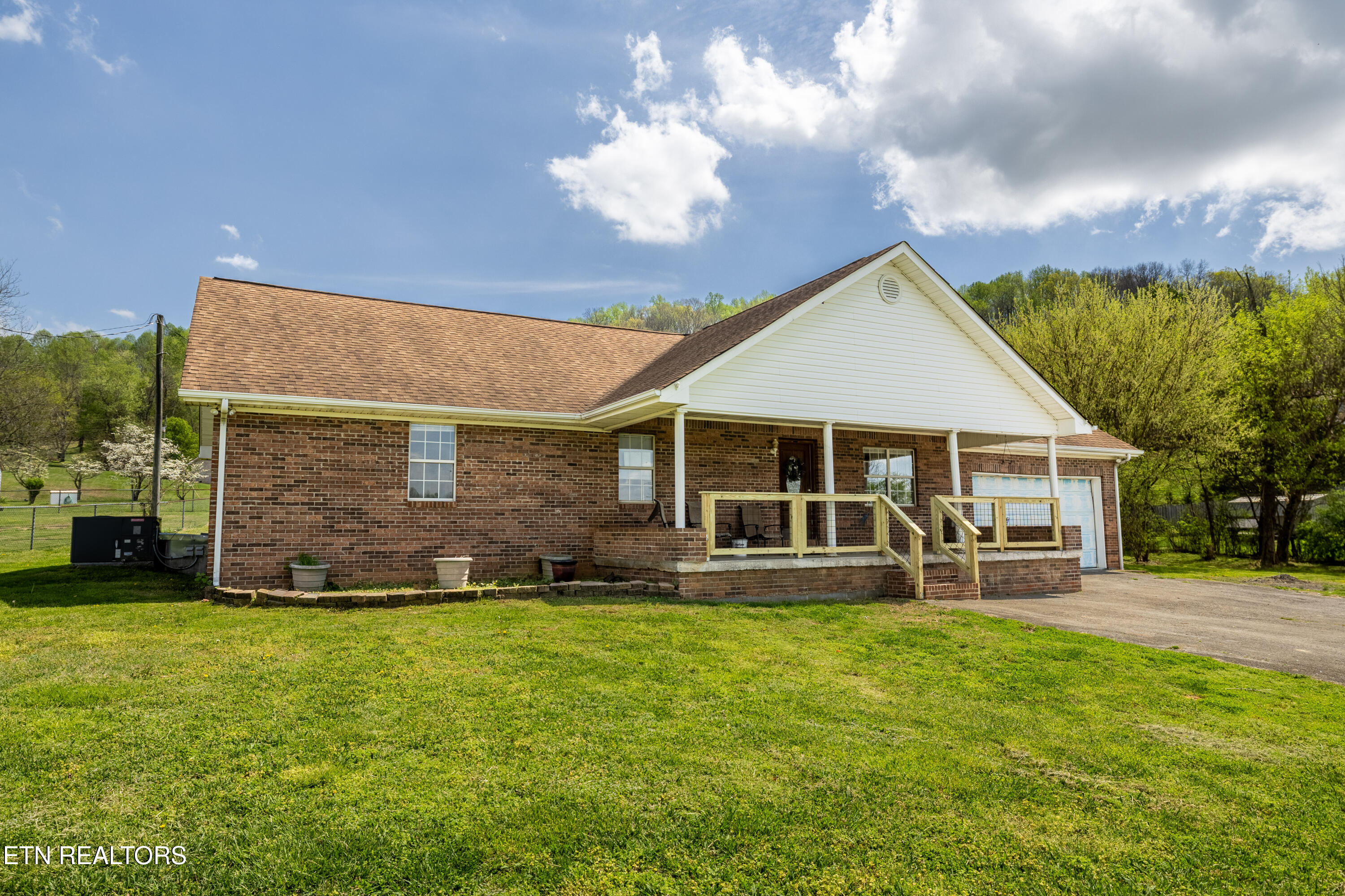 709 Head Of Creek Rd Property Photo