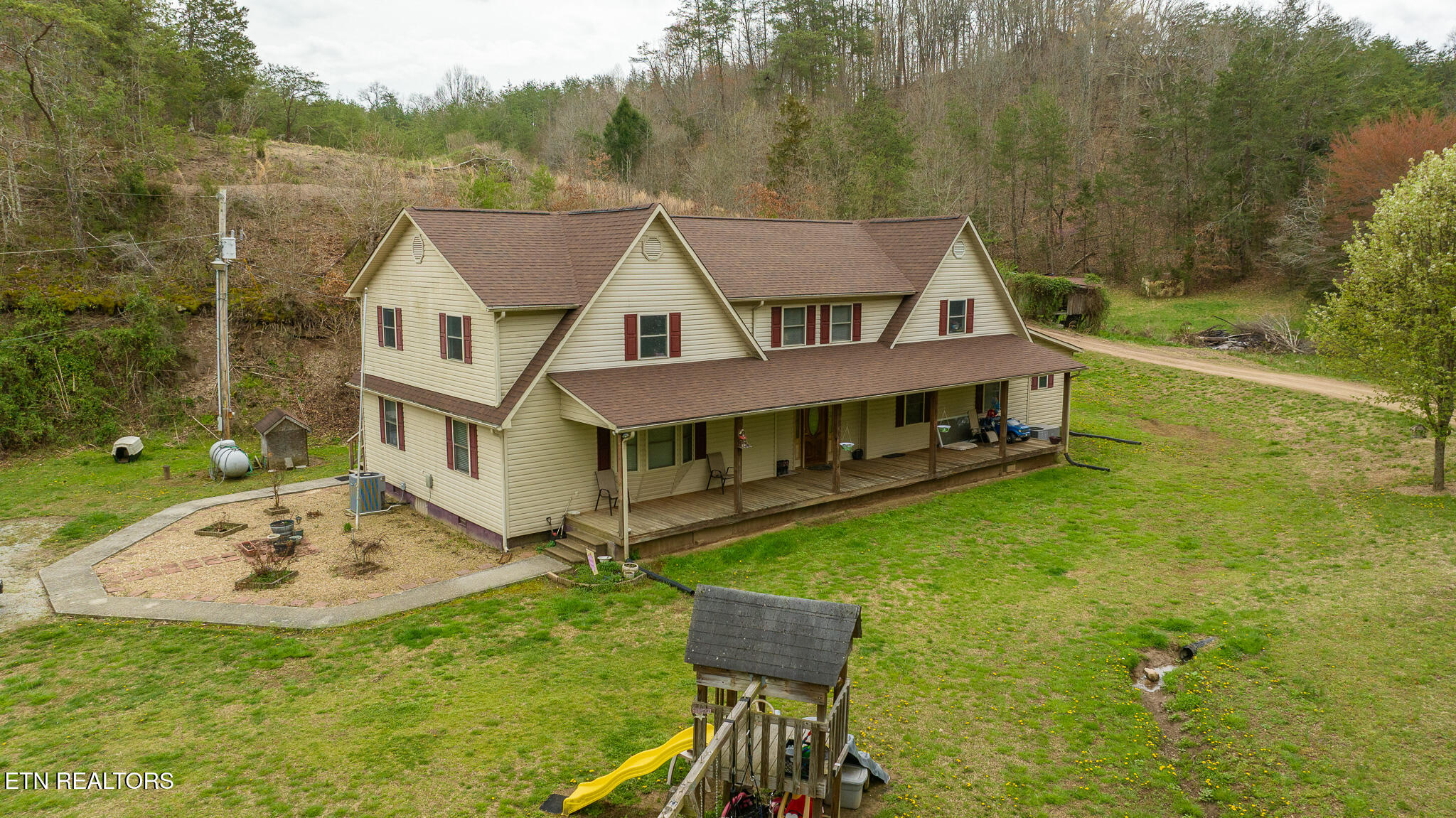 8651 Tazewell Hwy Property Photo