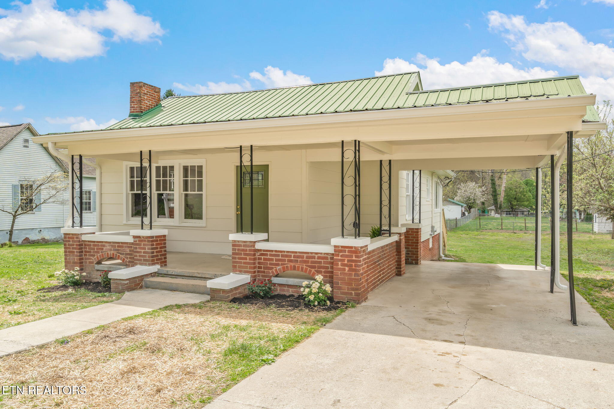 406 S Indiana Ave Property Photo