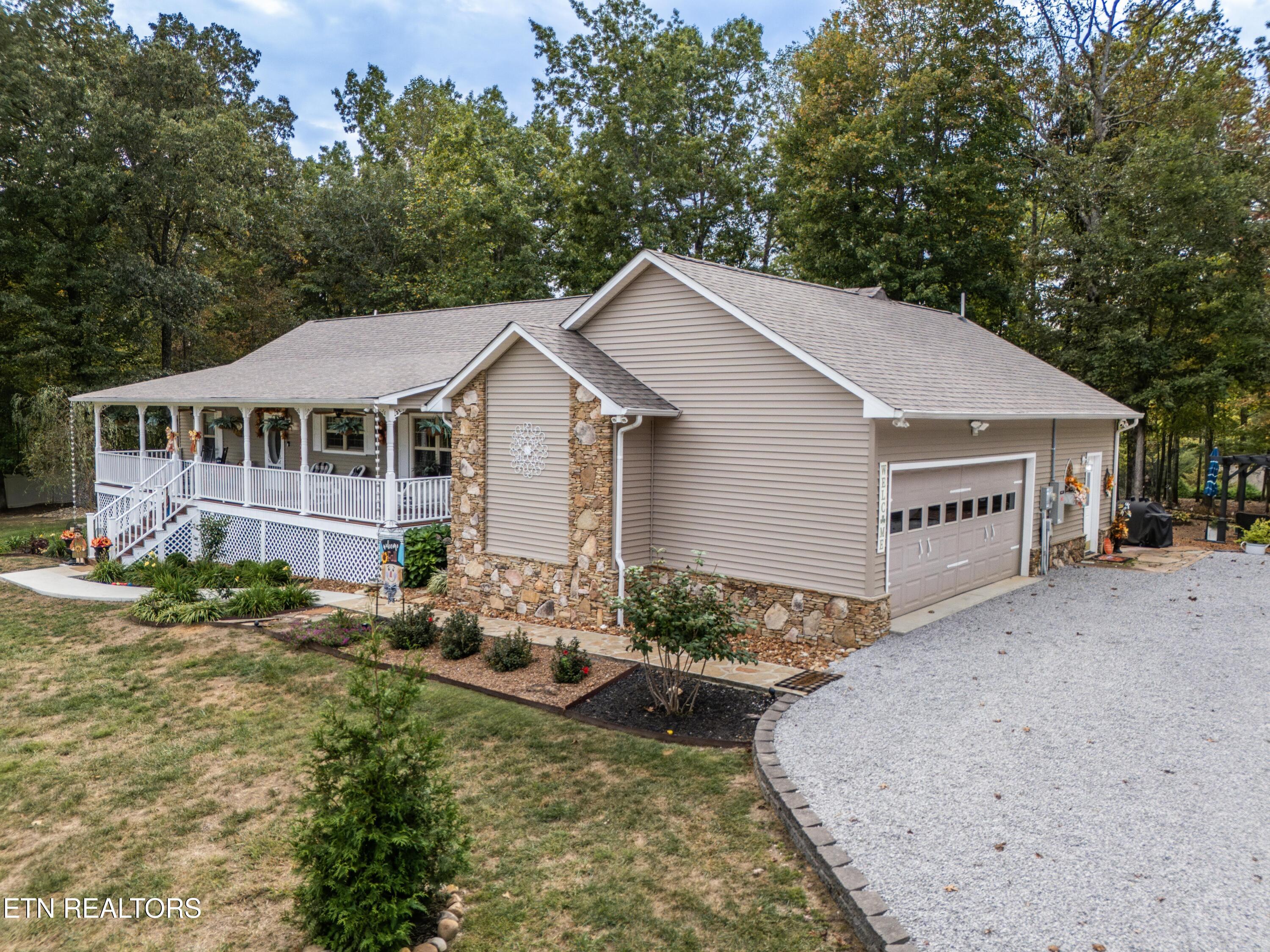 533 T Road Rd Property Photo