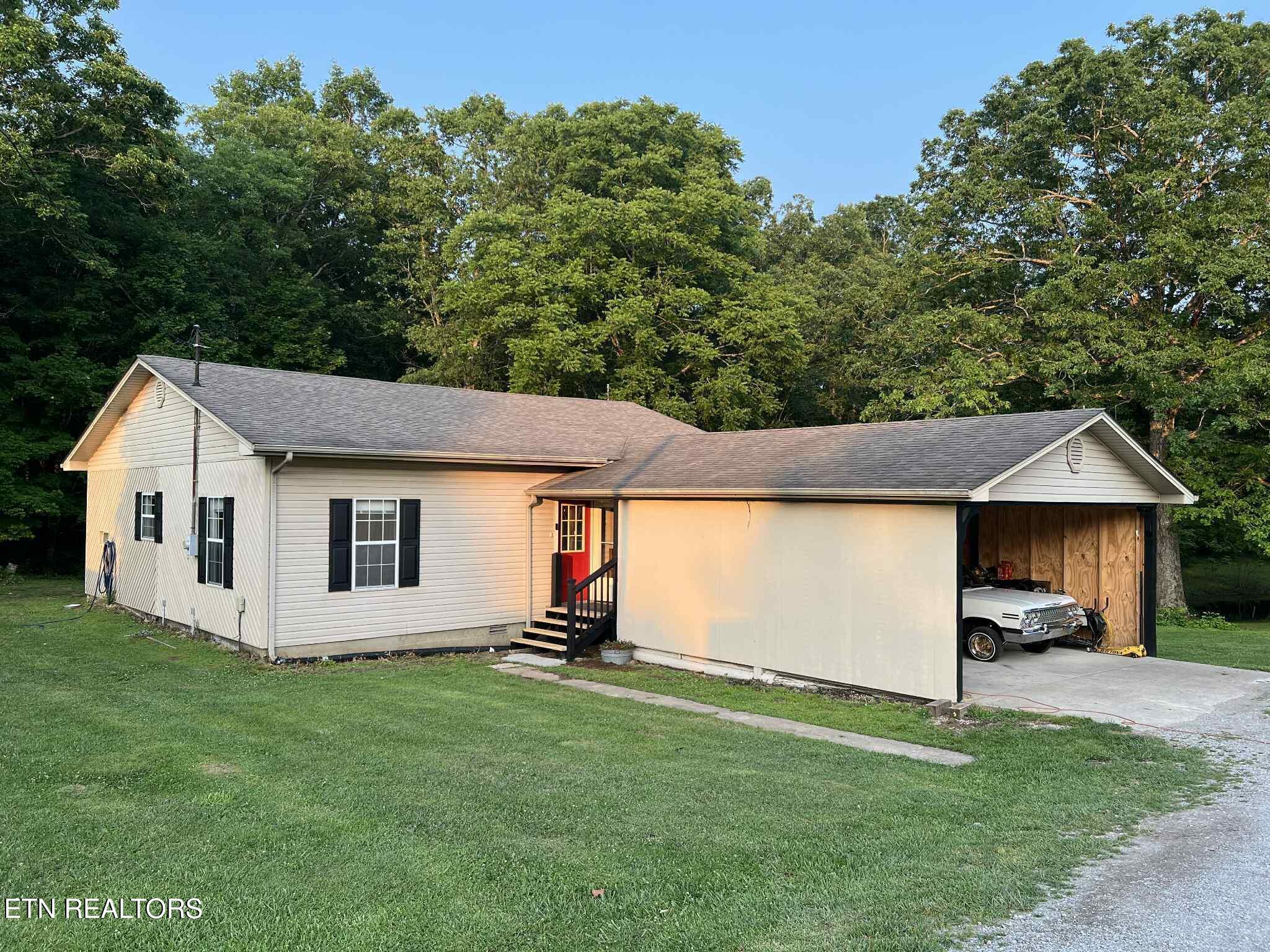 798 Lawson Rd Property Photo 1
