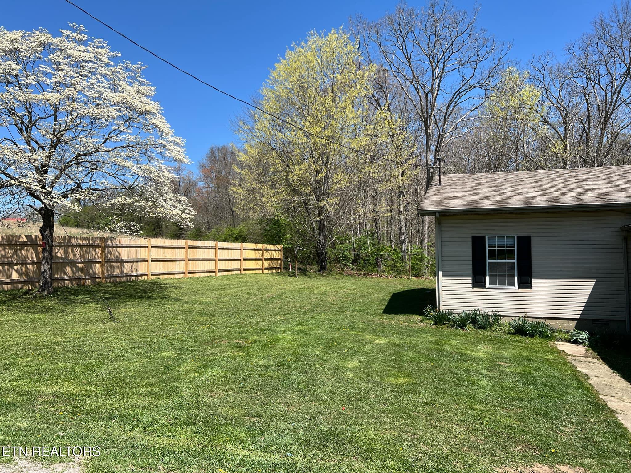 798 Lawson Rd Property Photo 3