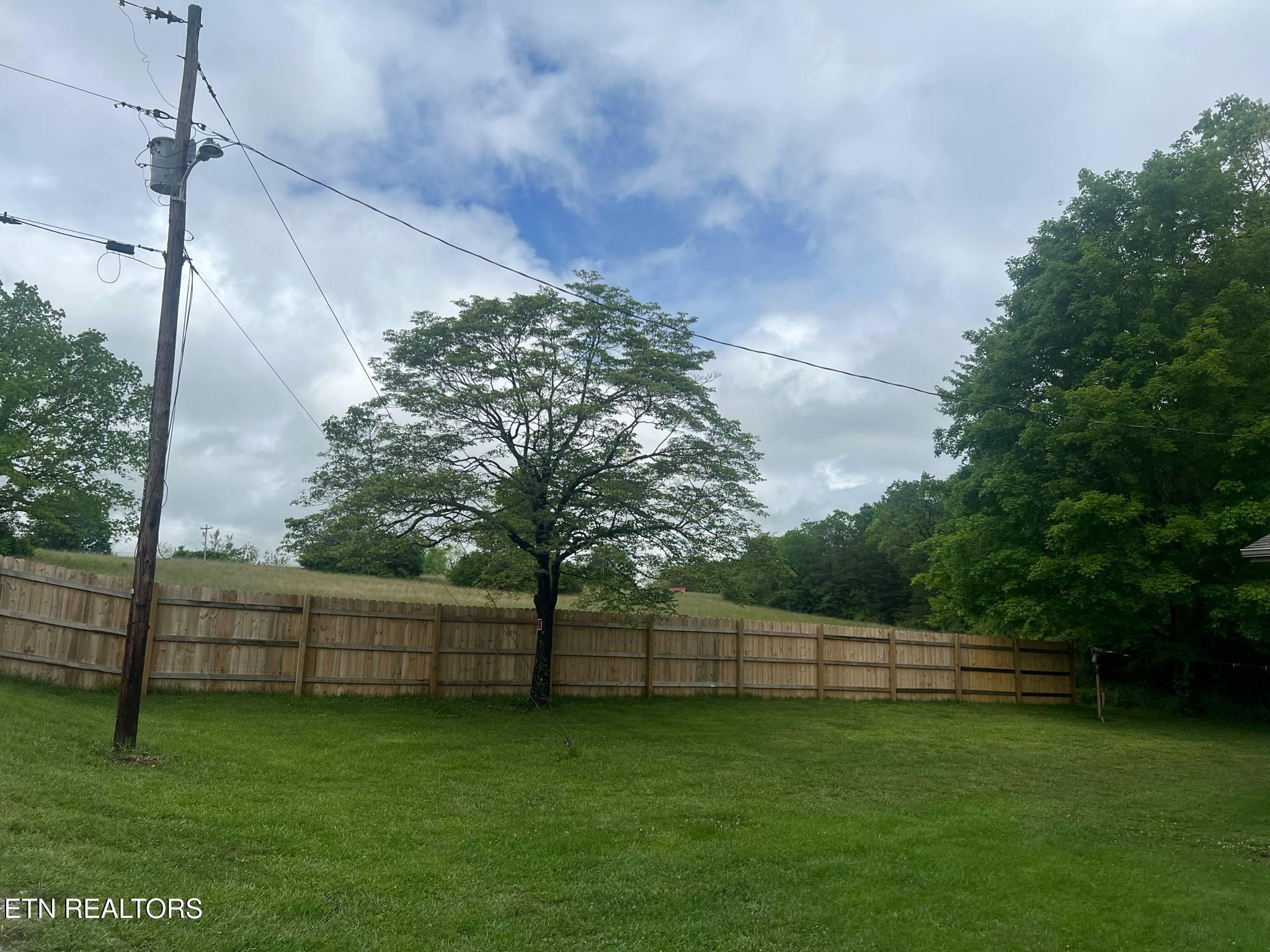 798 Lawson Rd Property Photo 4