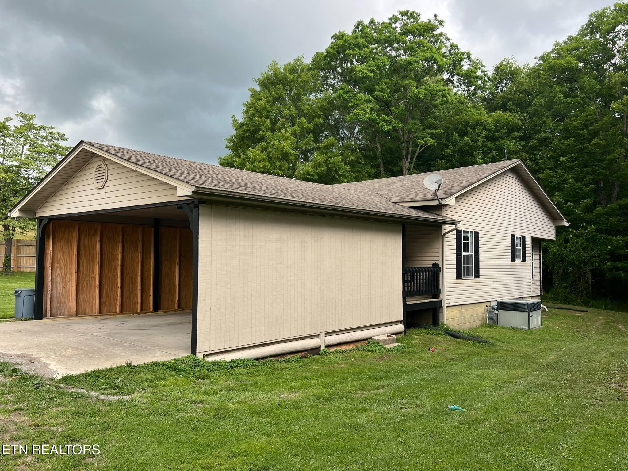 798 Lawson Rd Property Photo 12