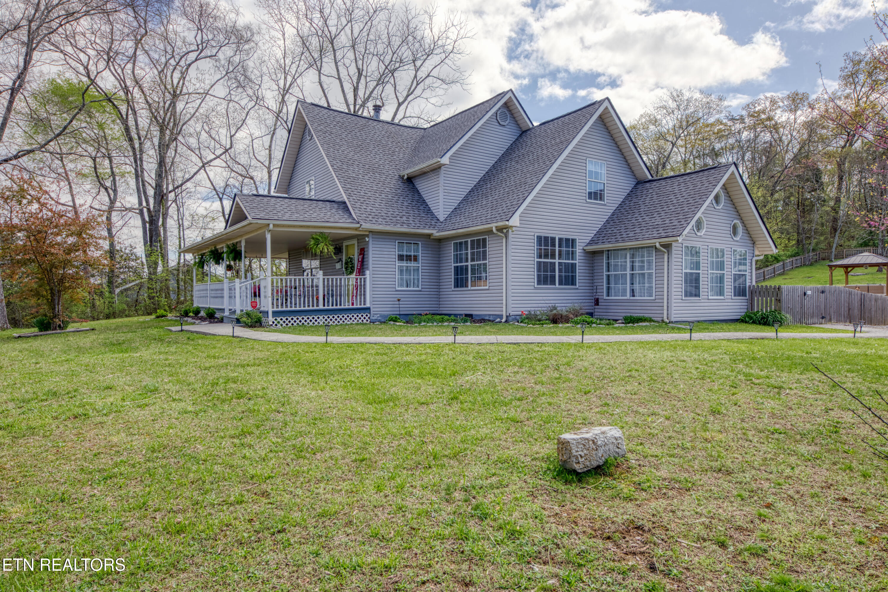 1708 Mountain Rd Property Photo