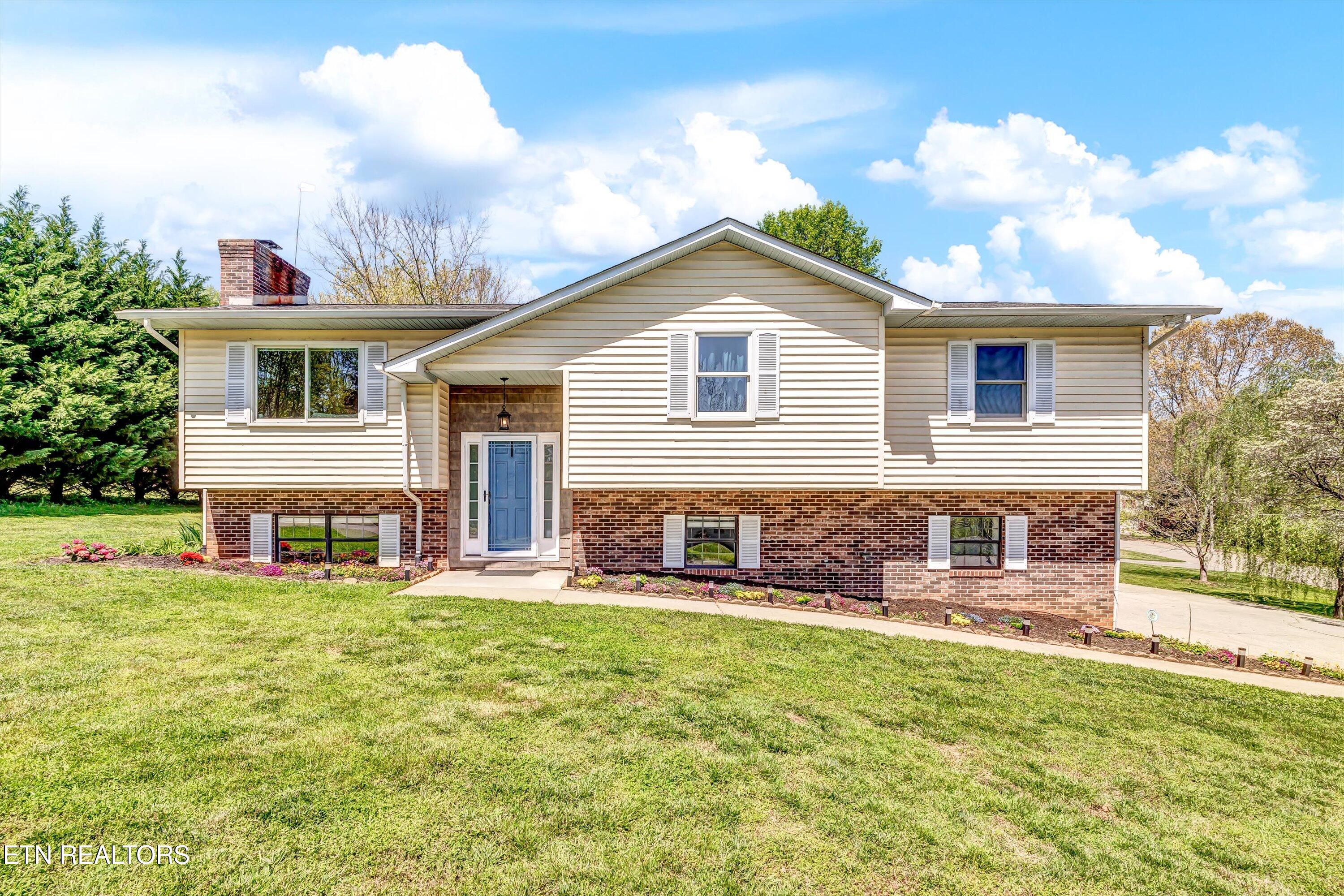 3102 Fairoaks Drive Property Photo 1