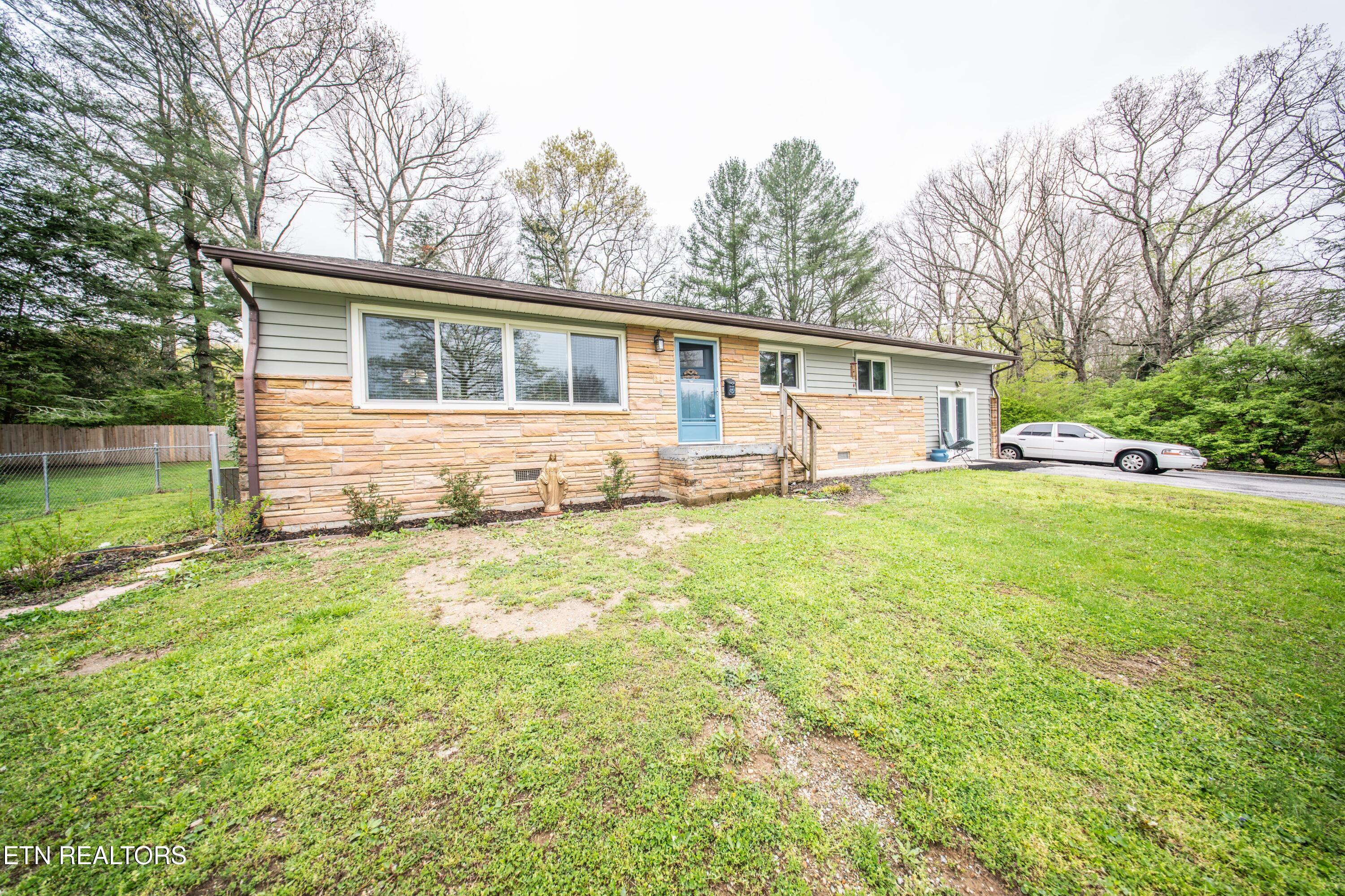 370 Peter Pan Ave Property Photo