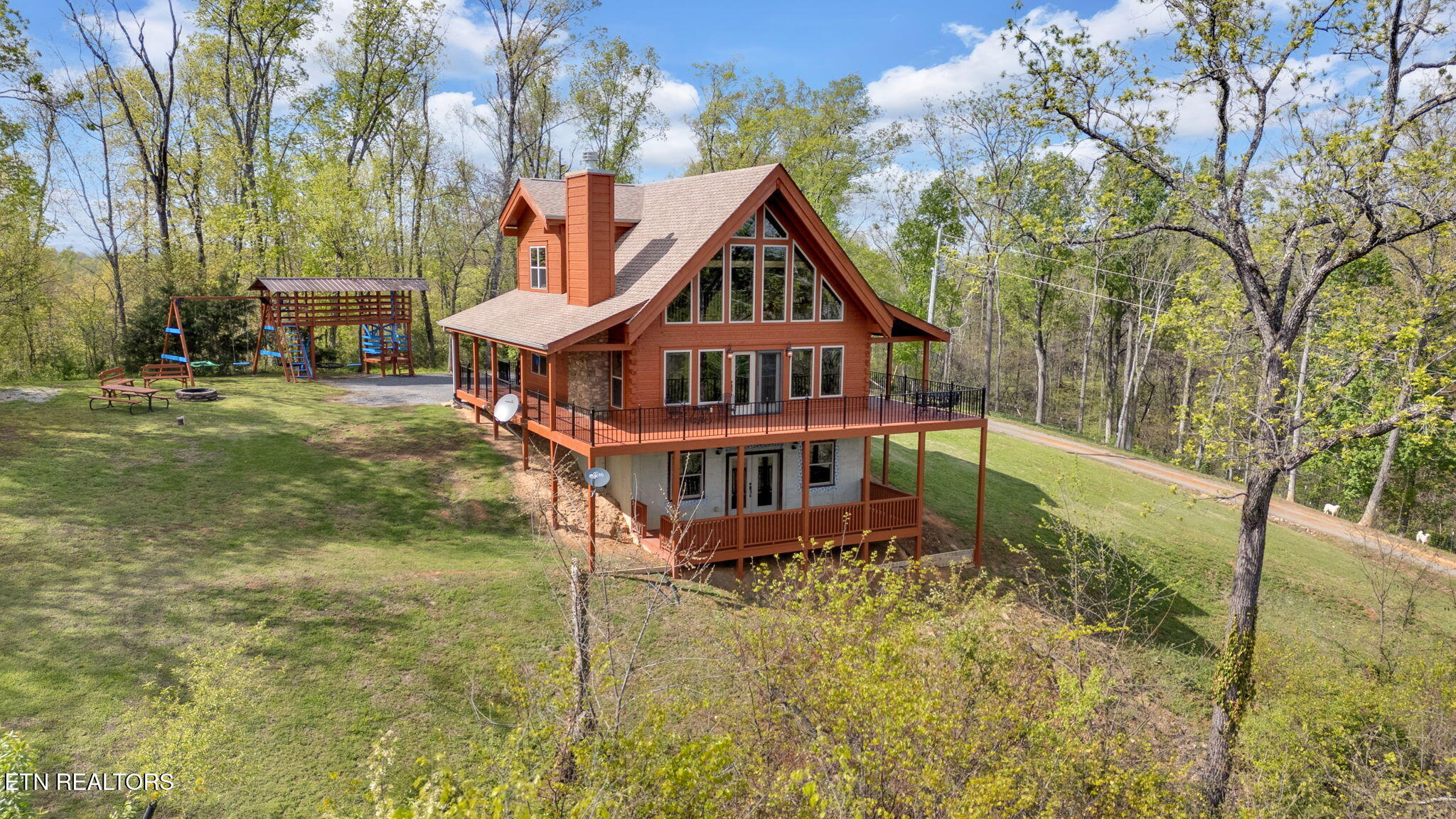 470 Vinson Hollow Rd Property Photo