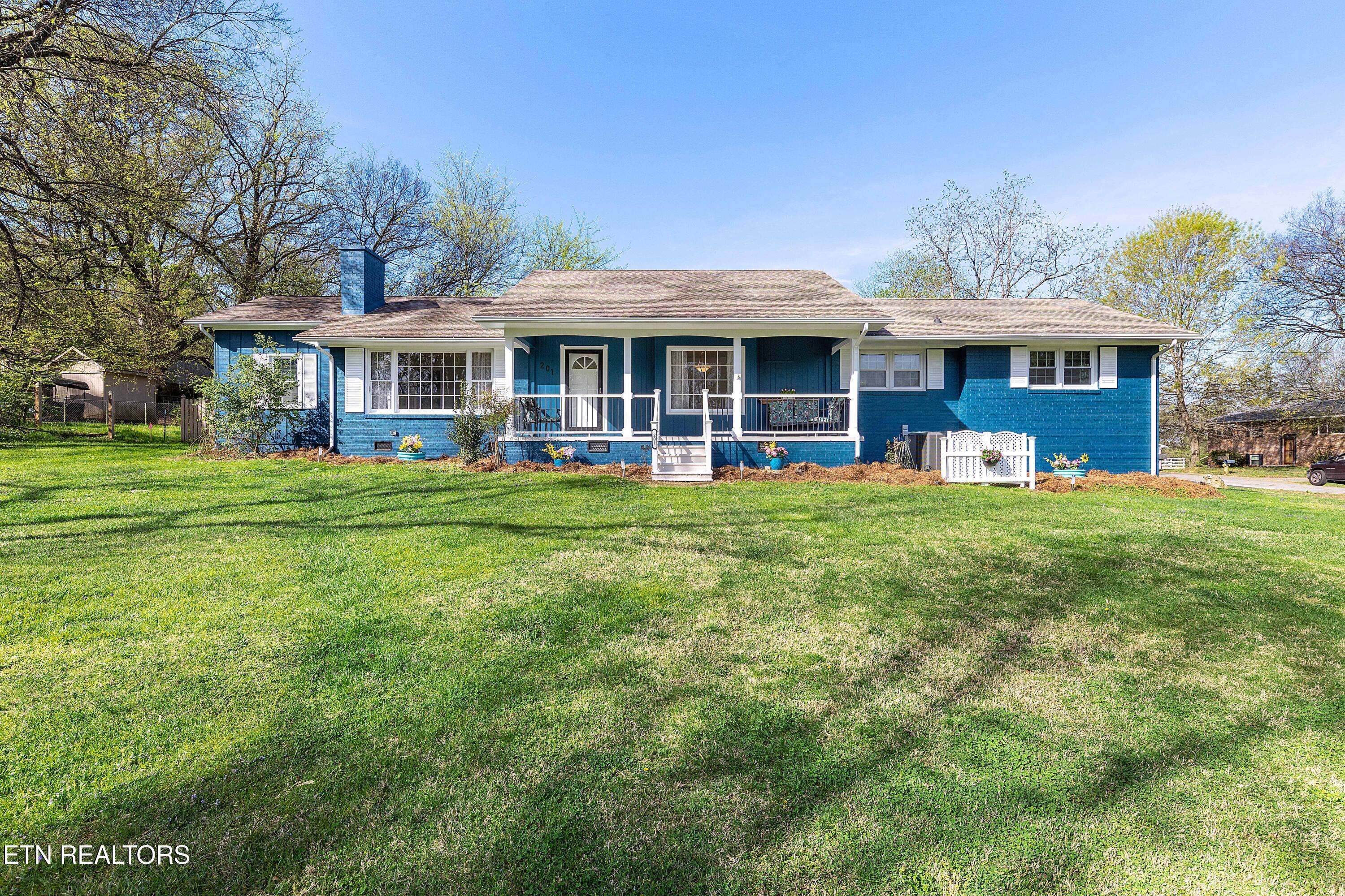 201 Farlow Drive Property Photo 1