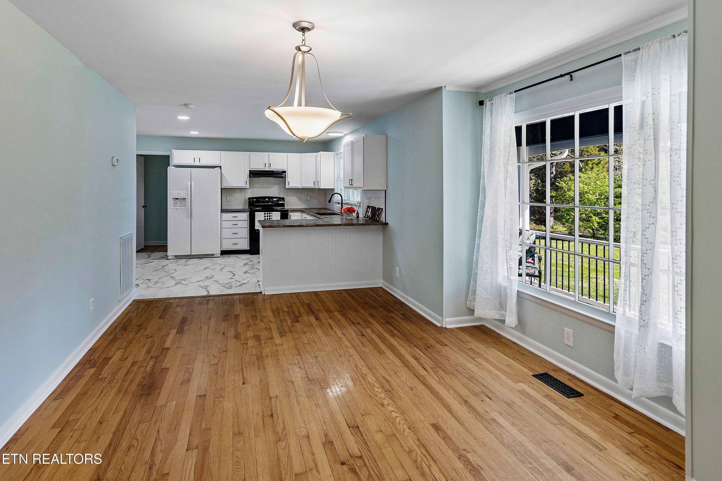 201 Farlow Drive Property Photo 6