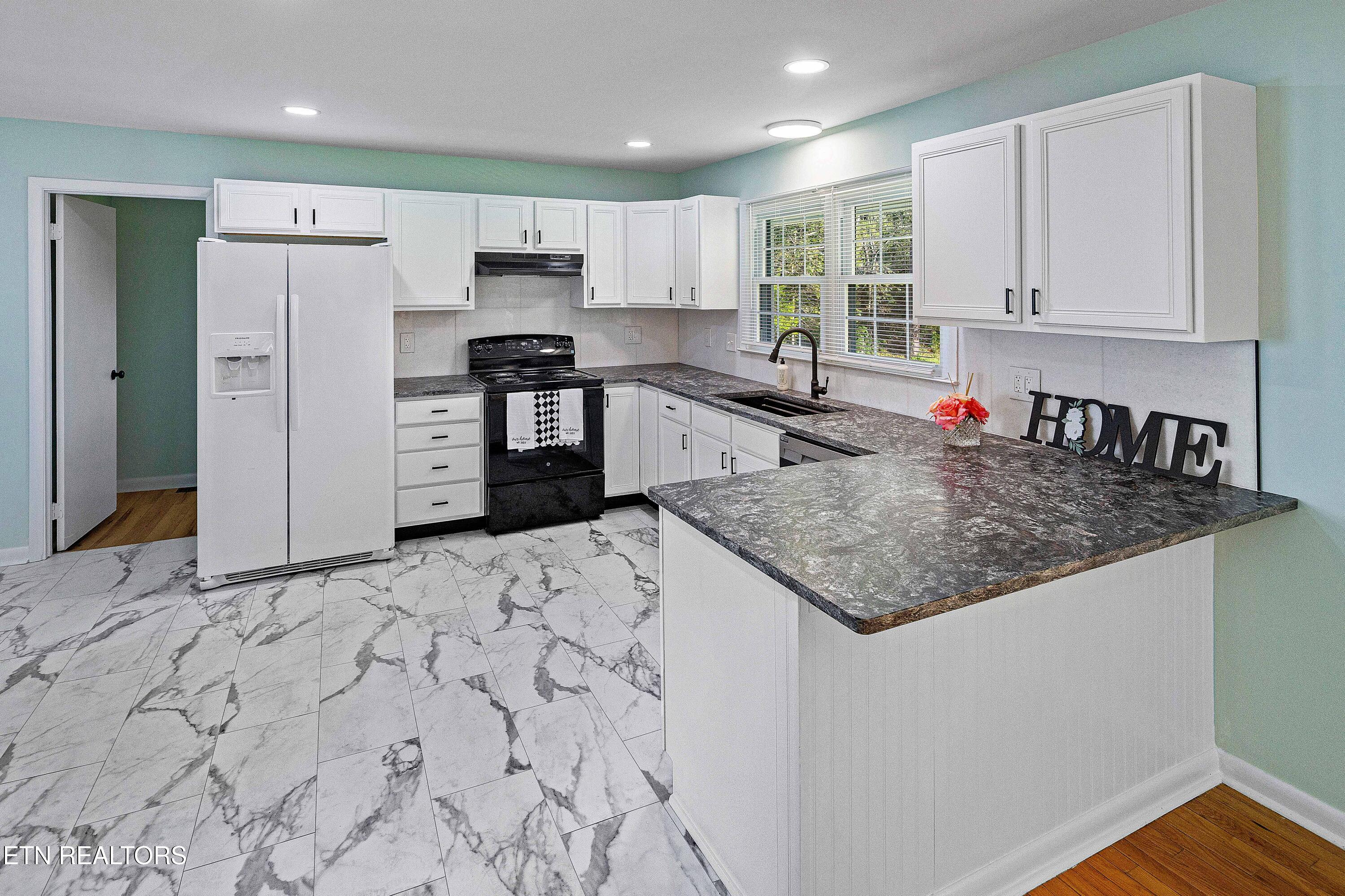 201 Farlow Drive Property Photo 8