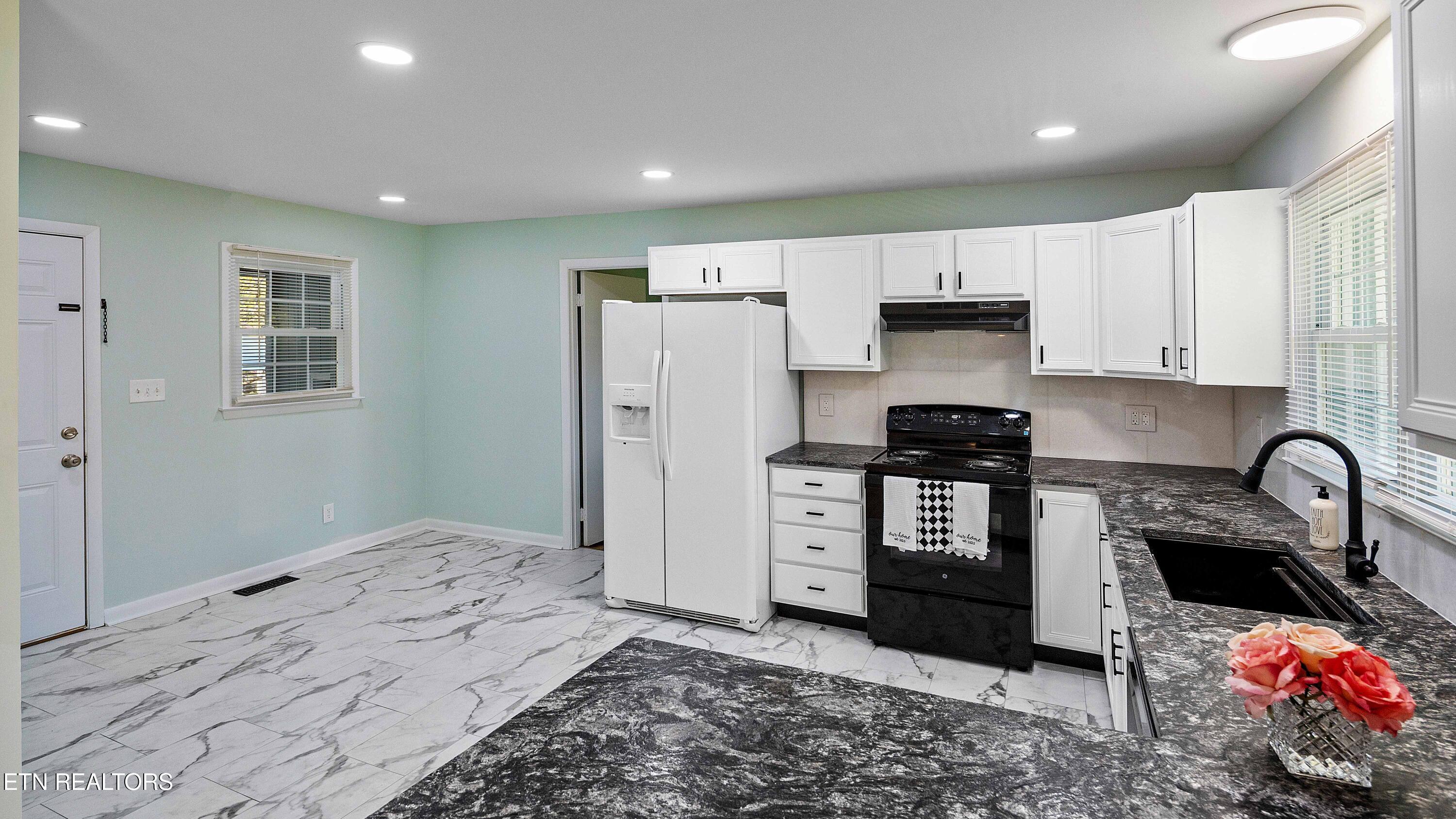 201 Farlow Drive Property Photo 10