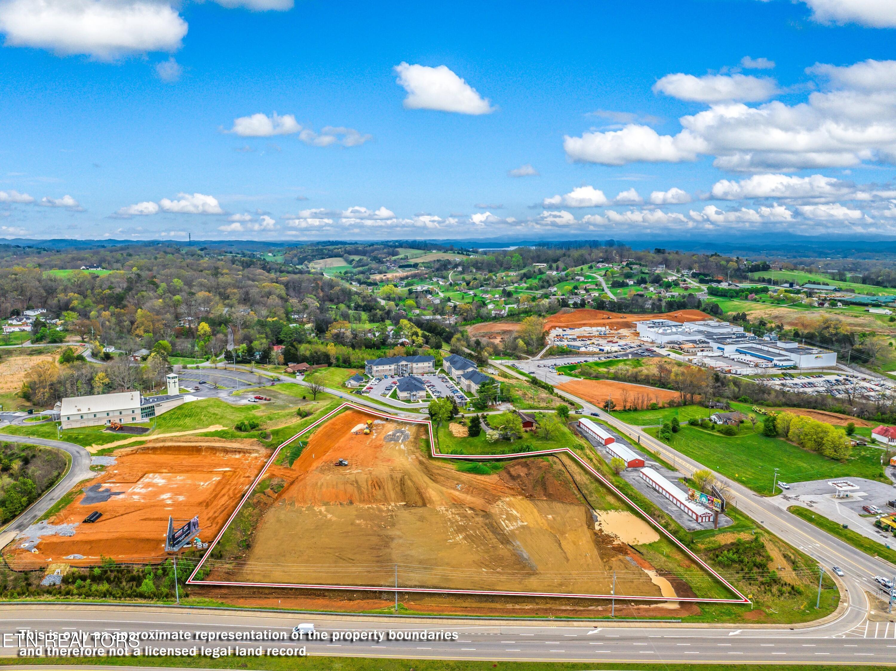 Winfield Dunn Parkway Property Photo