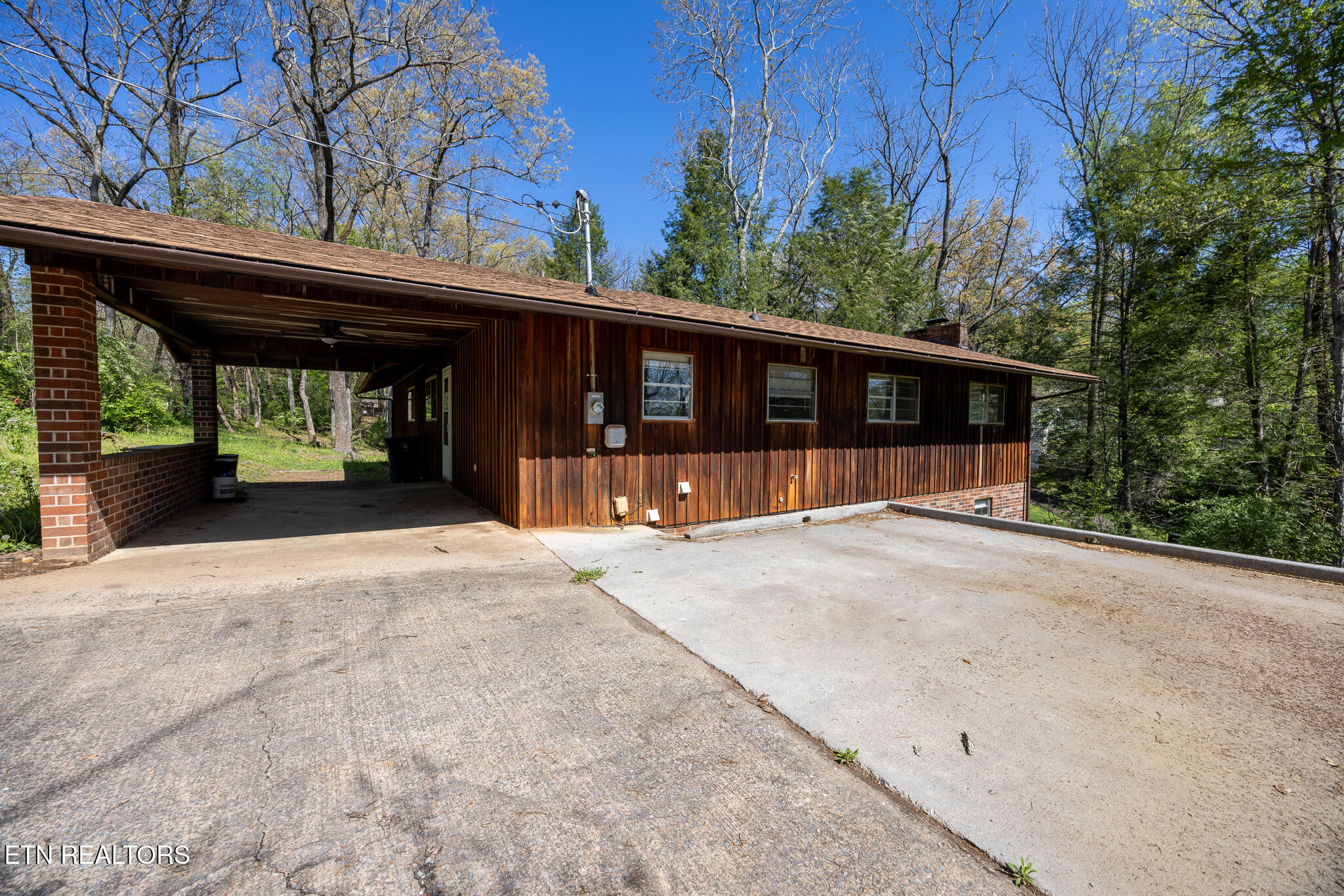 414 Guille St Property Photo 2