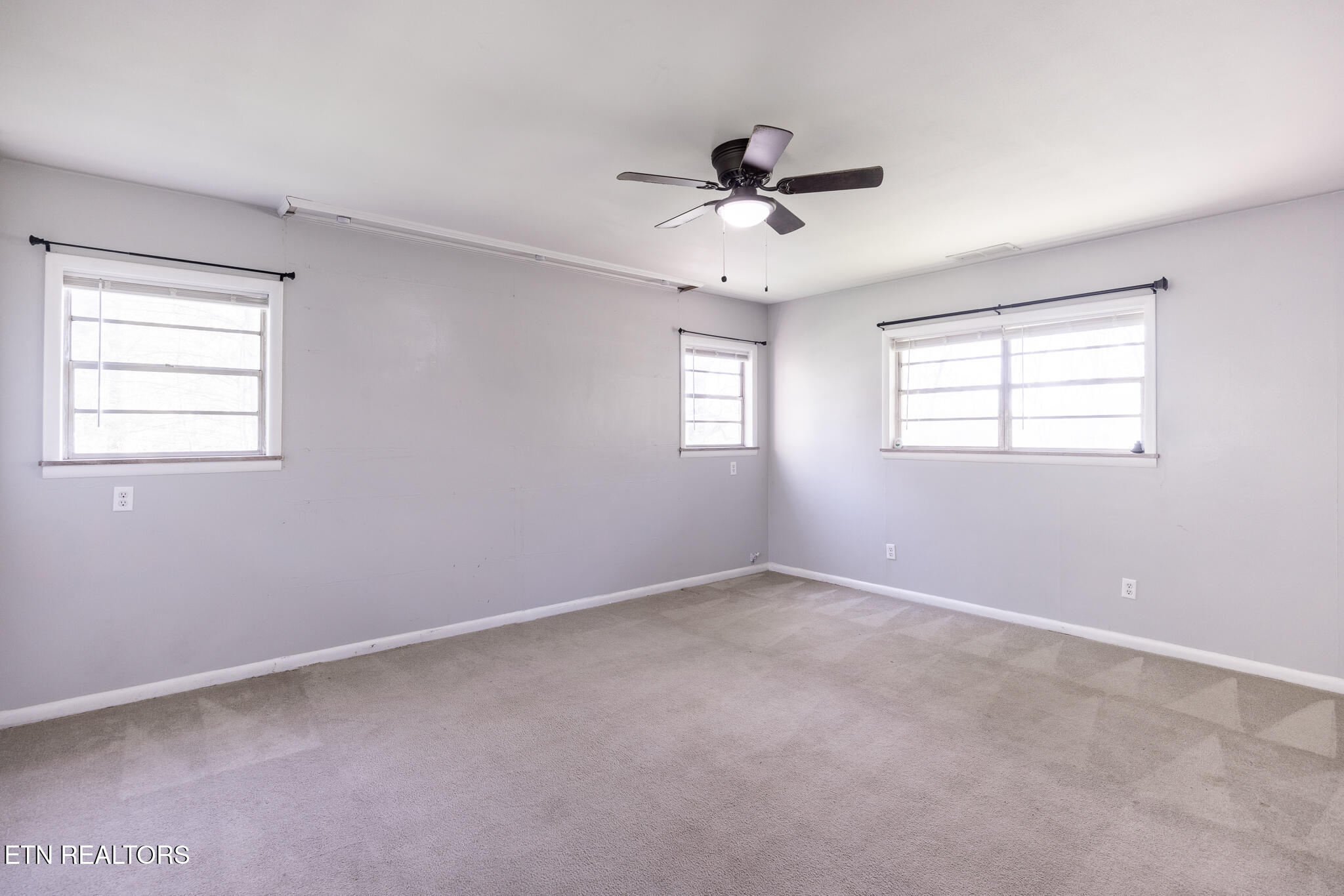 414 Guille St Property Photo 7