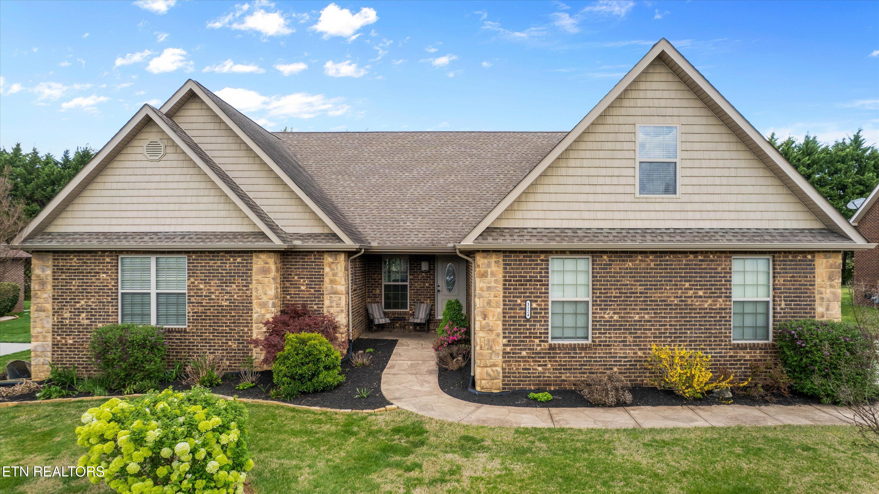 1124 Linford Circle Property Photo