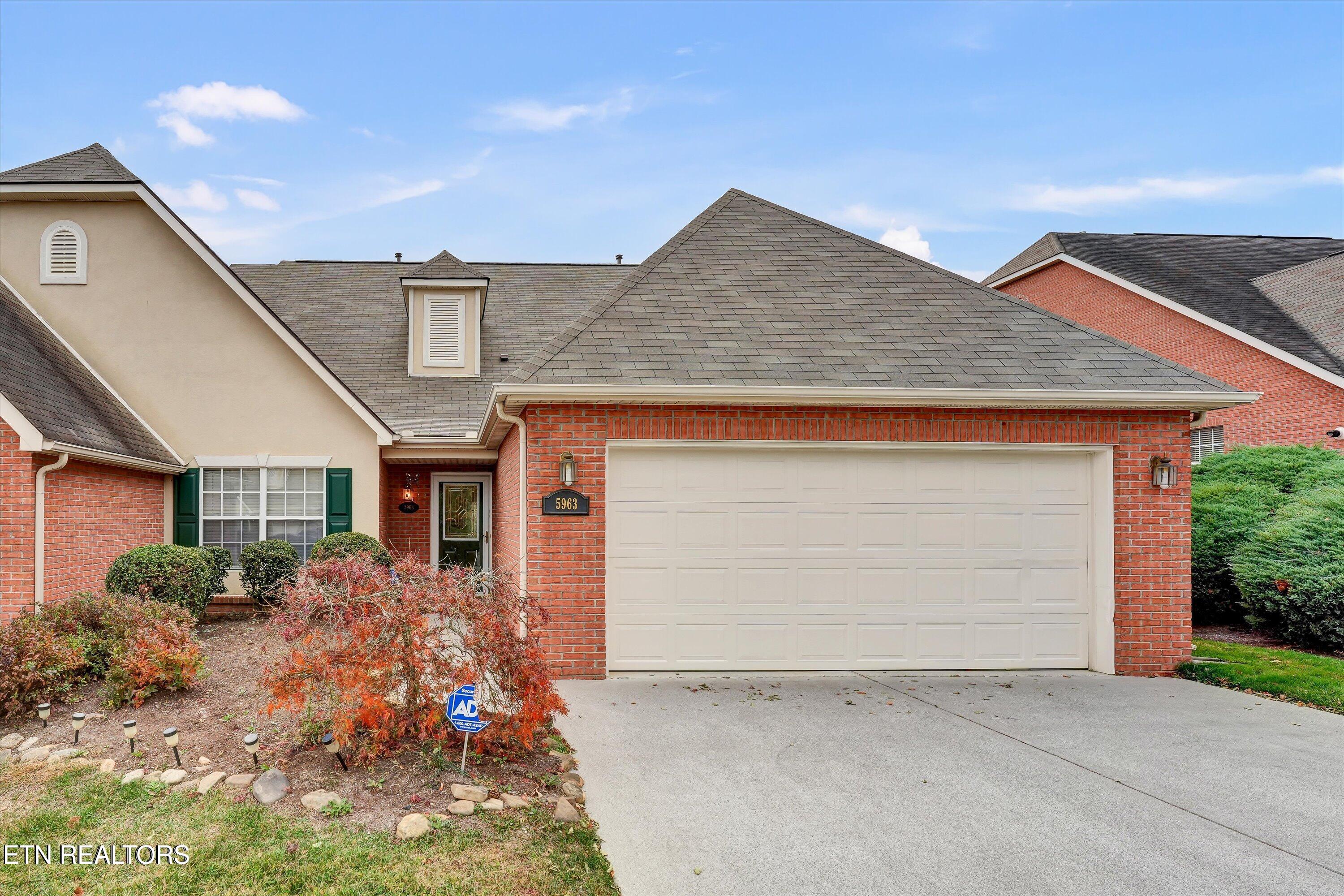 5963 Round Hill Lane Property Photo