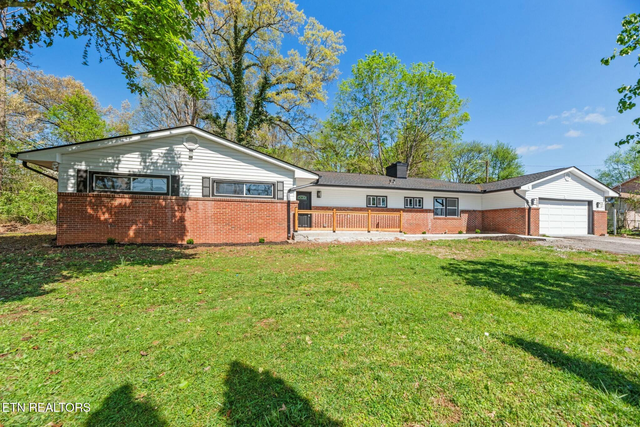 909 Dartmouth Rd Property Photo