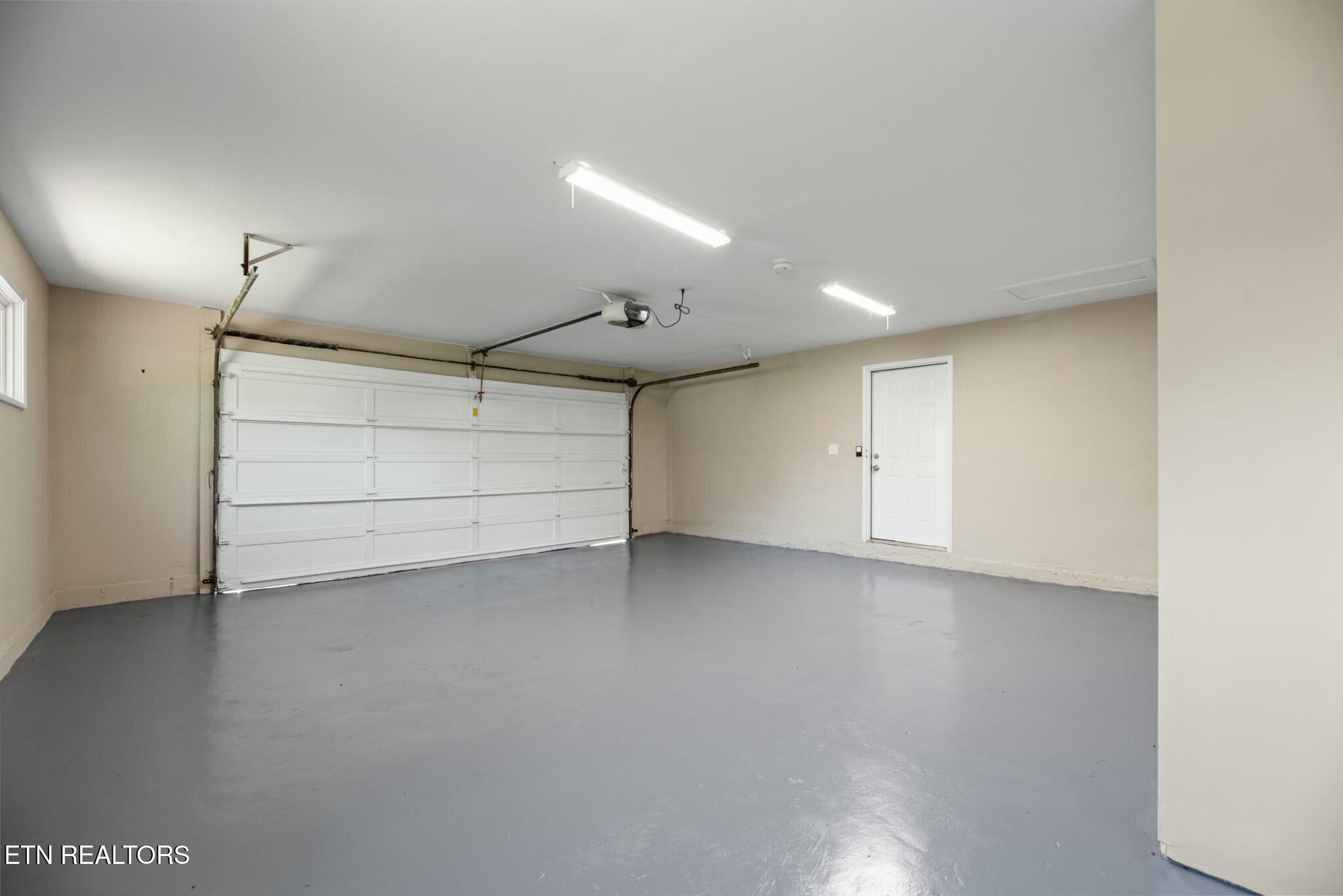 909 Dartmouth Rd Property Photo 37