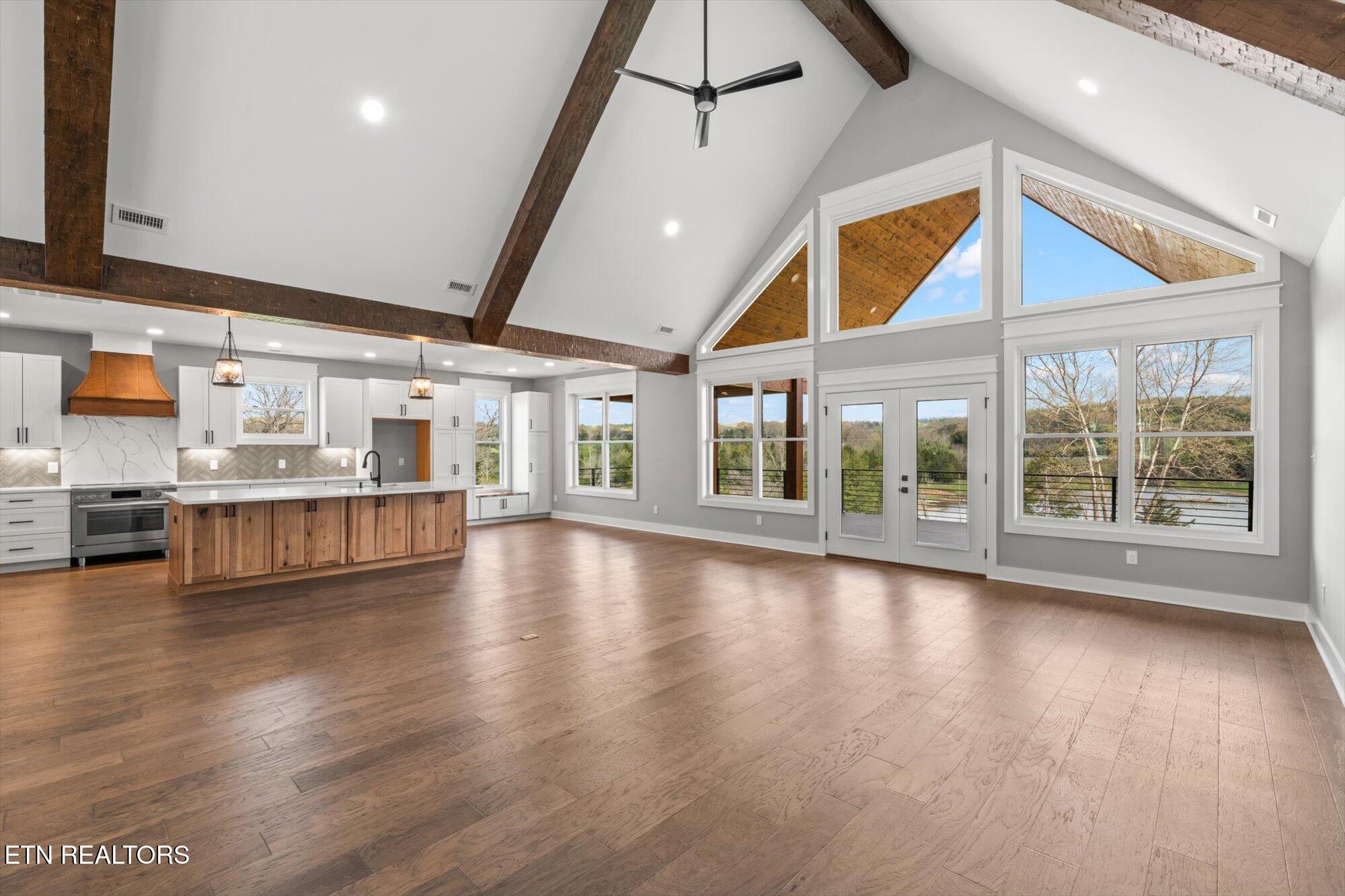 127 Waterfront Knoll Property Photo 8