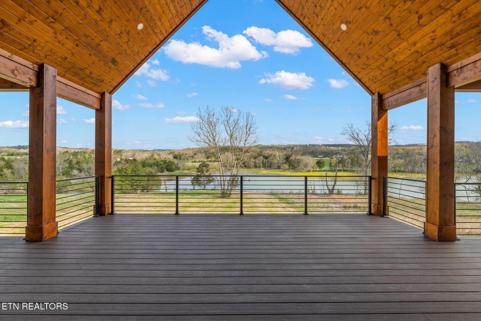 127 Waterfront Knoll Property Photo 11