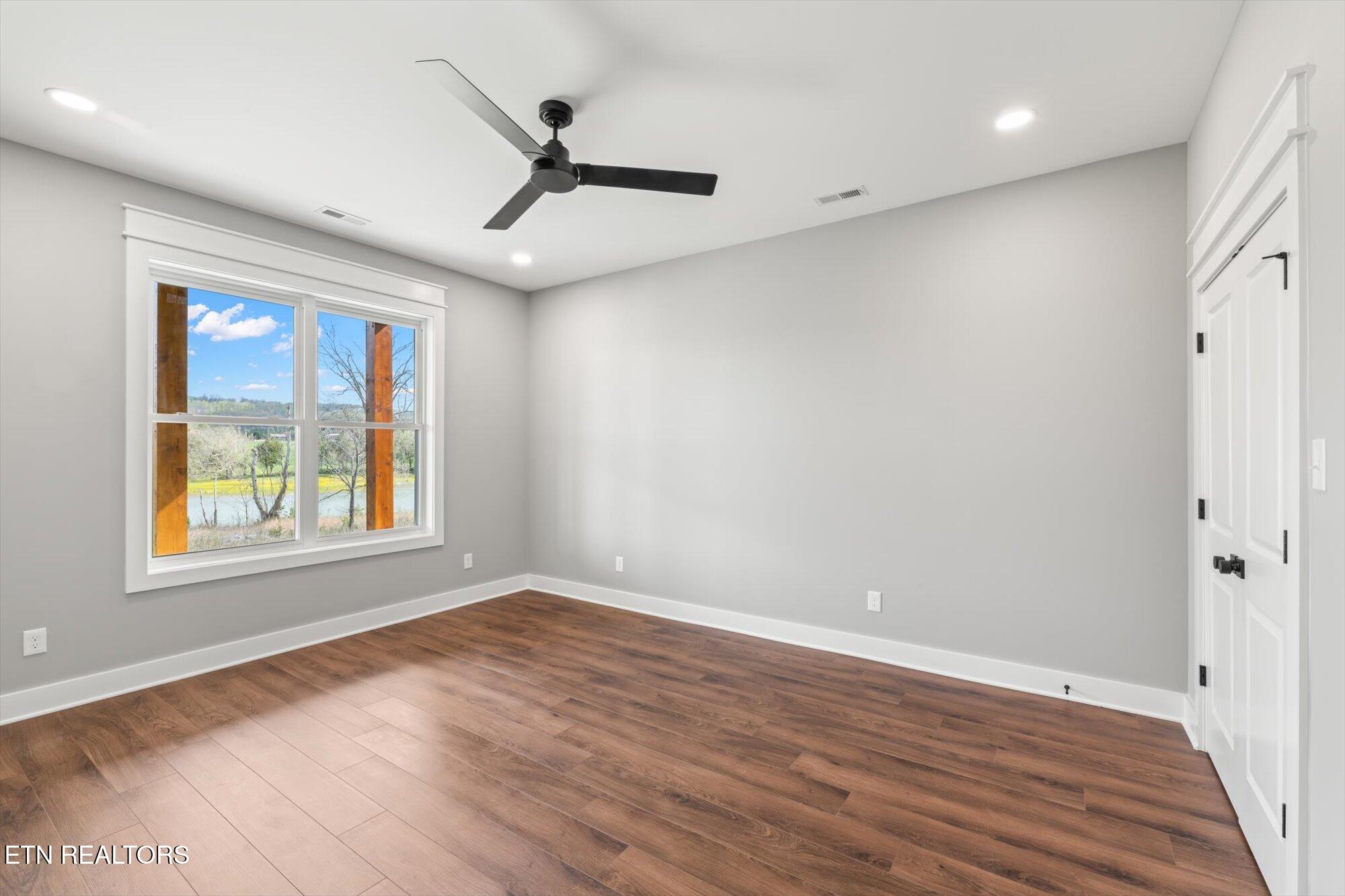 127 Waterfront Knoll Property Photo 41