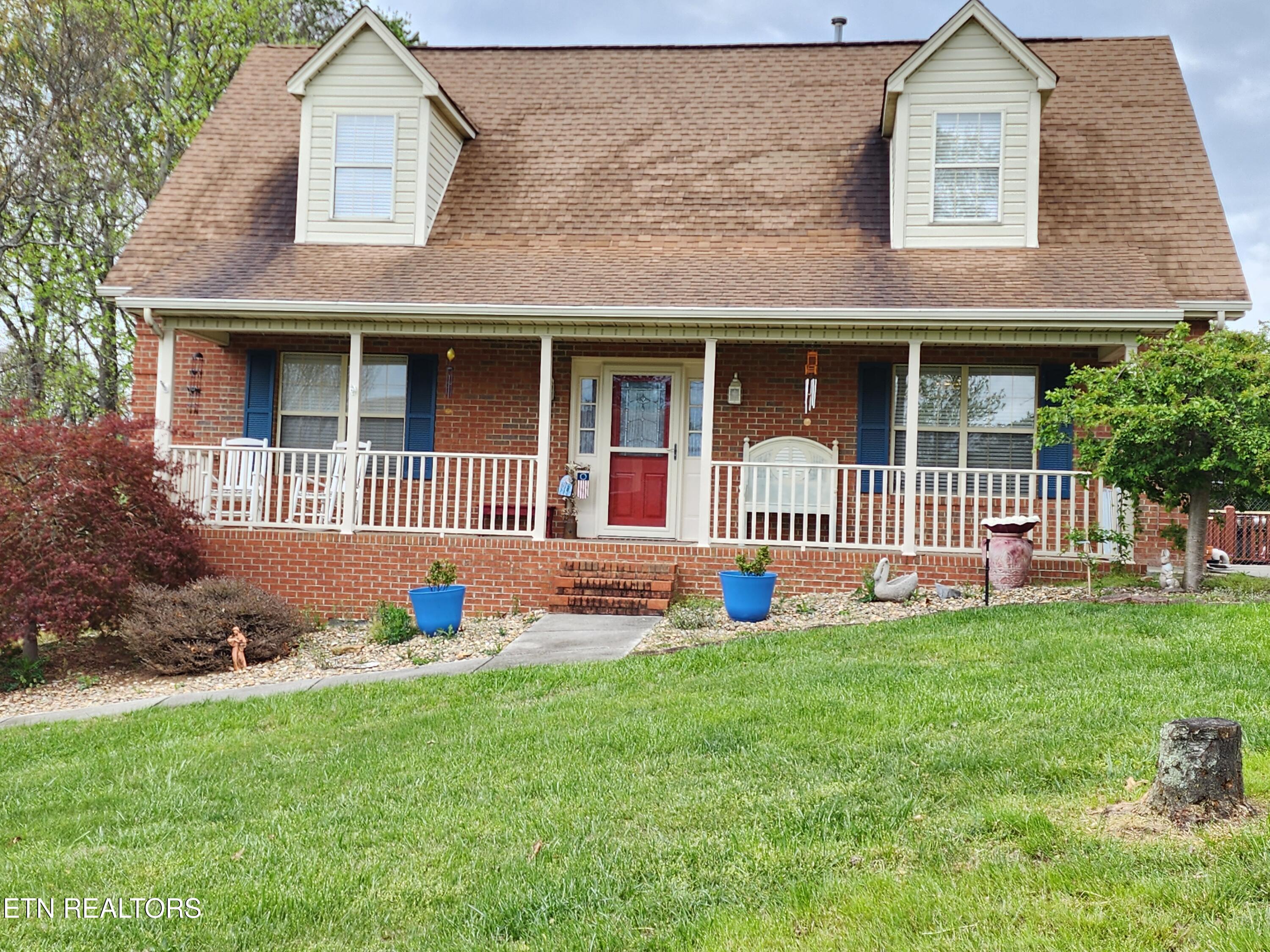 6237 Nightingale St Property Photo