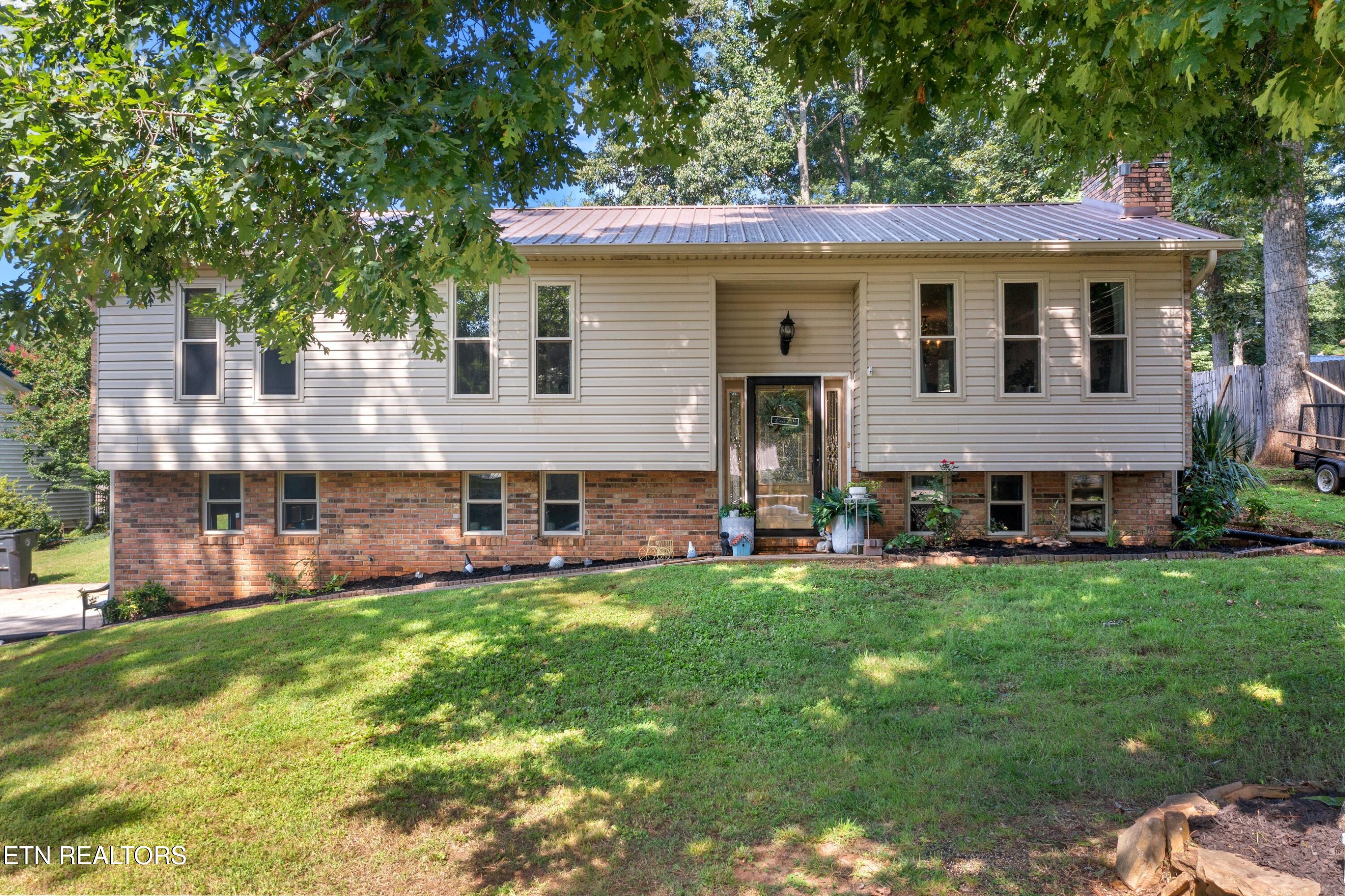 925 Whippoorwill Drive Property Photo