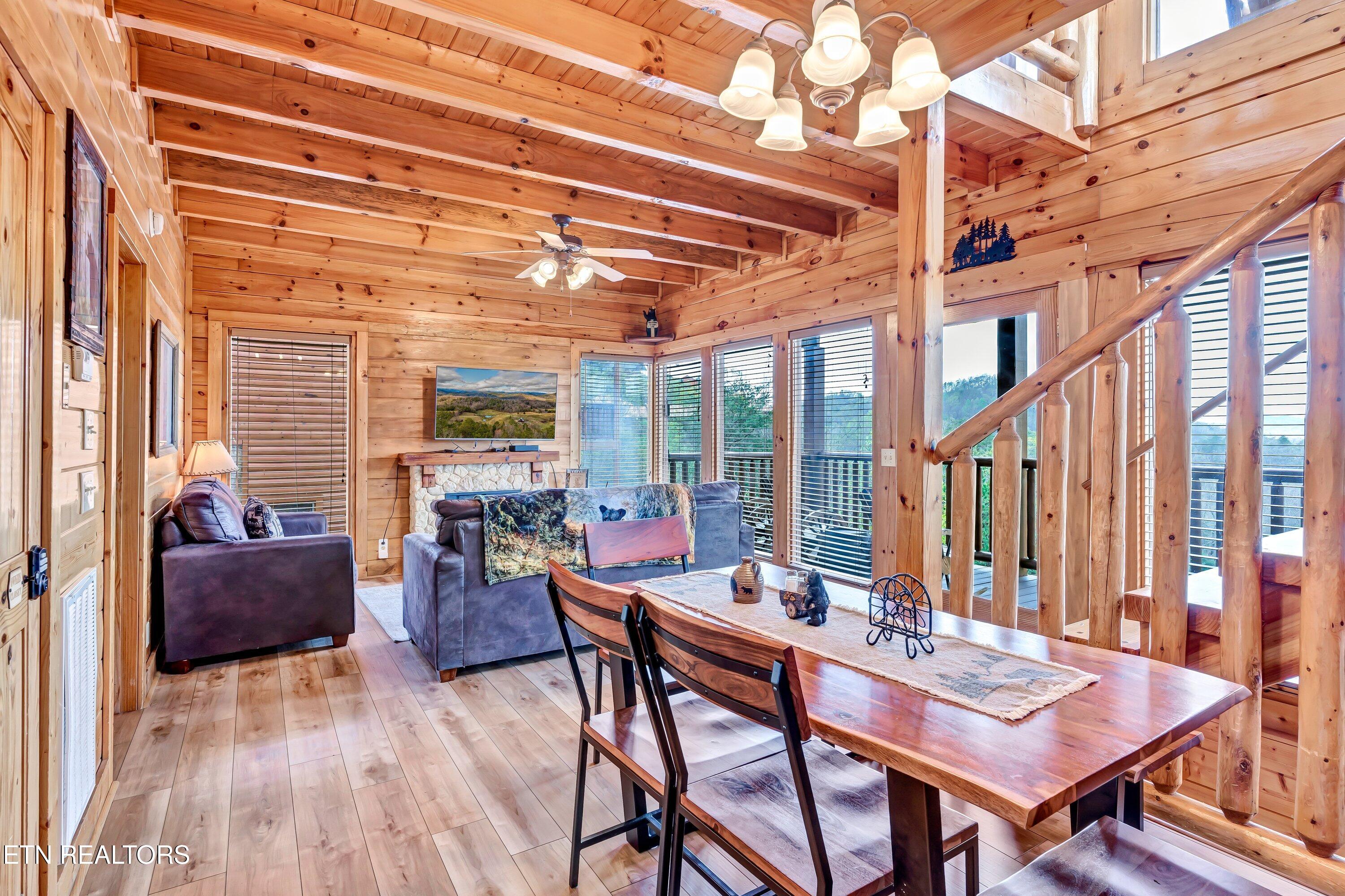 906 Black Bear Cub Way Property Photo 7