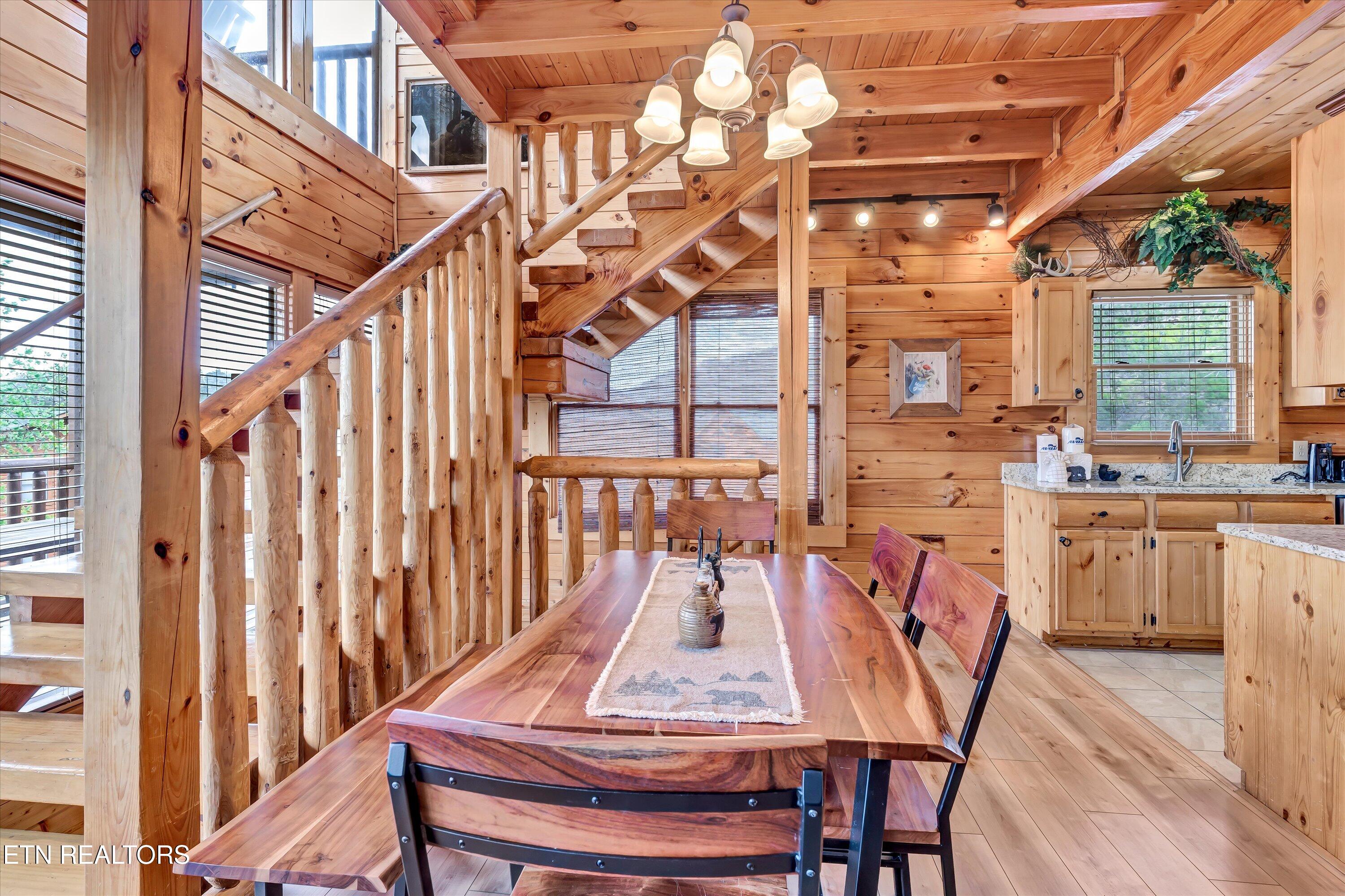 906 Black Bear Cub Way Property Photo 8