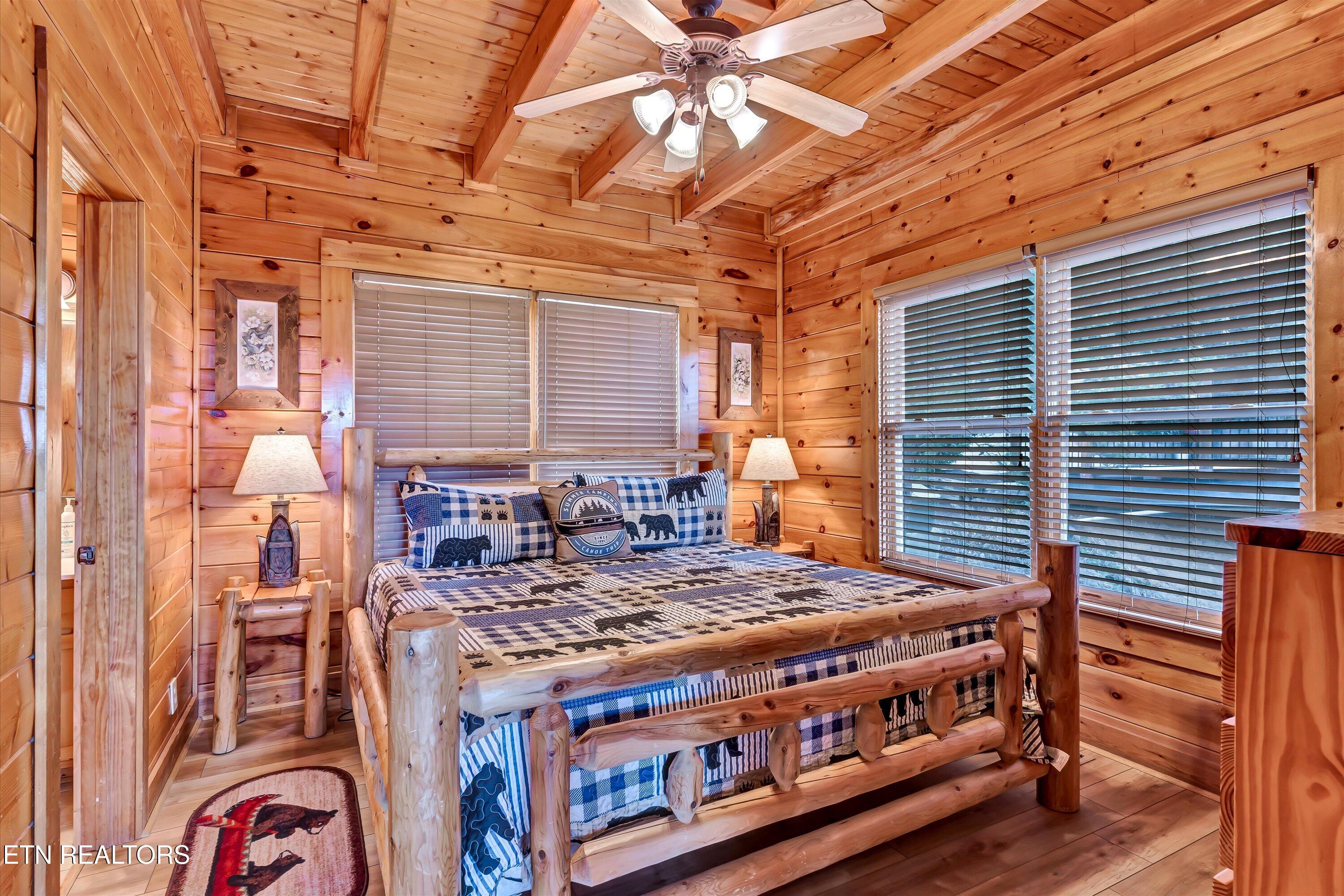 906 Black Bear Cub Way Property Photo 12