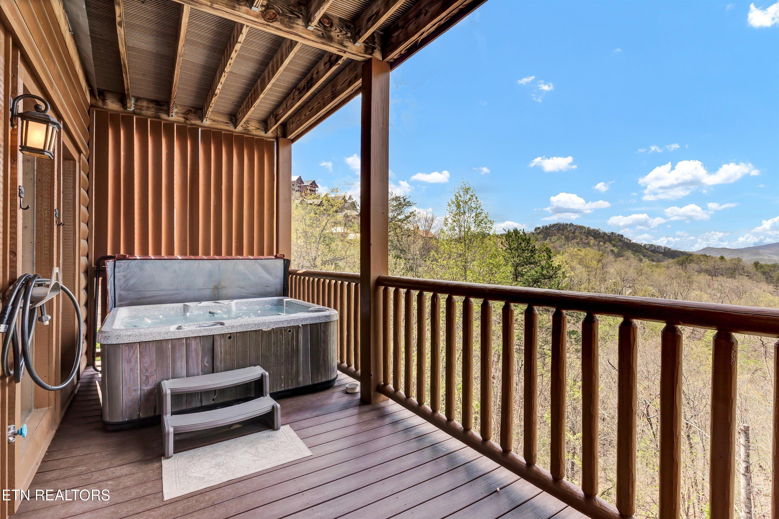 906 Black Bear Cub Way Property Photo 29