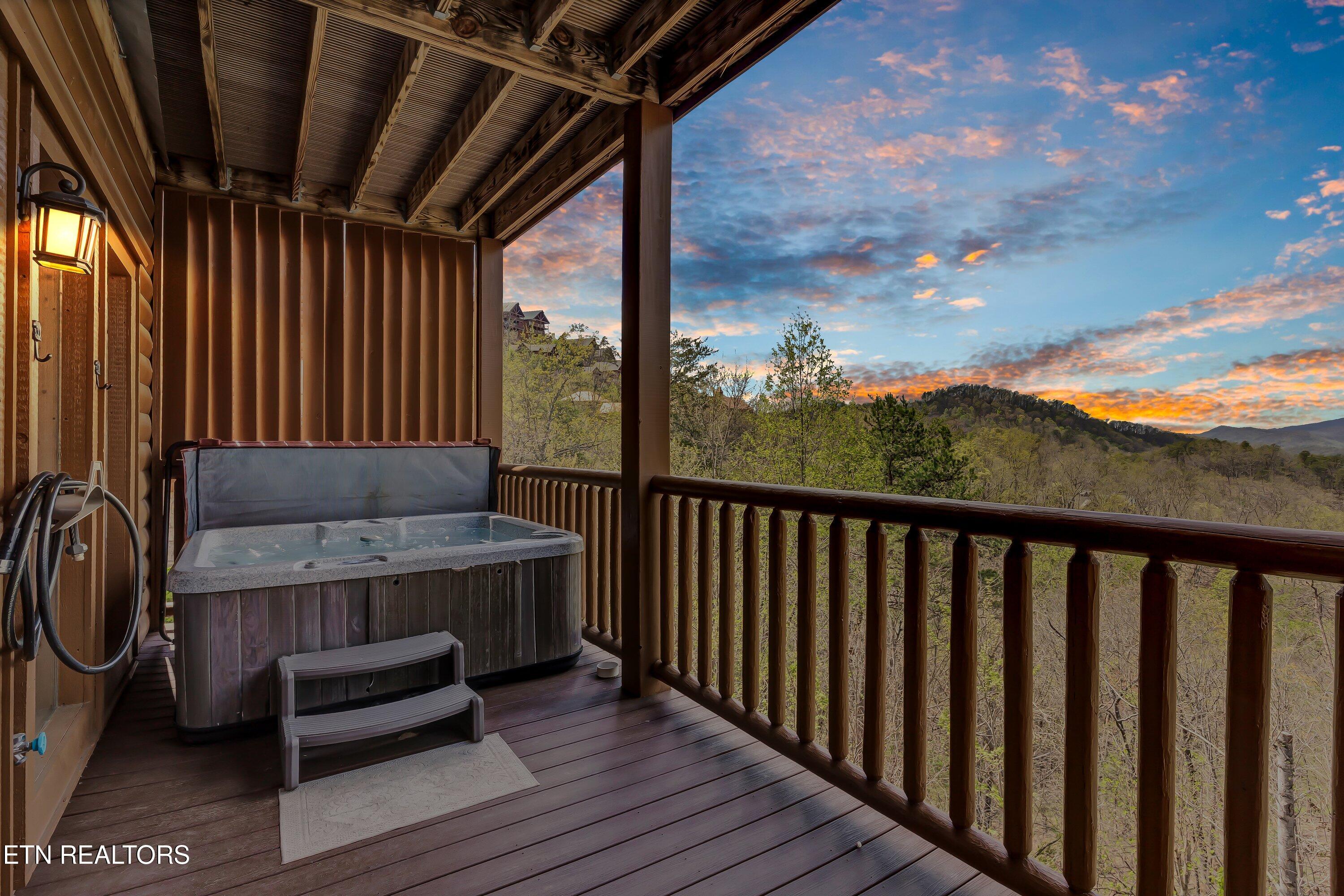 906 Black Bear Cub Way Property Photo 33