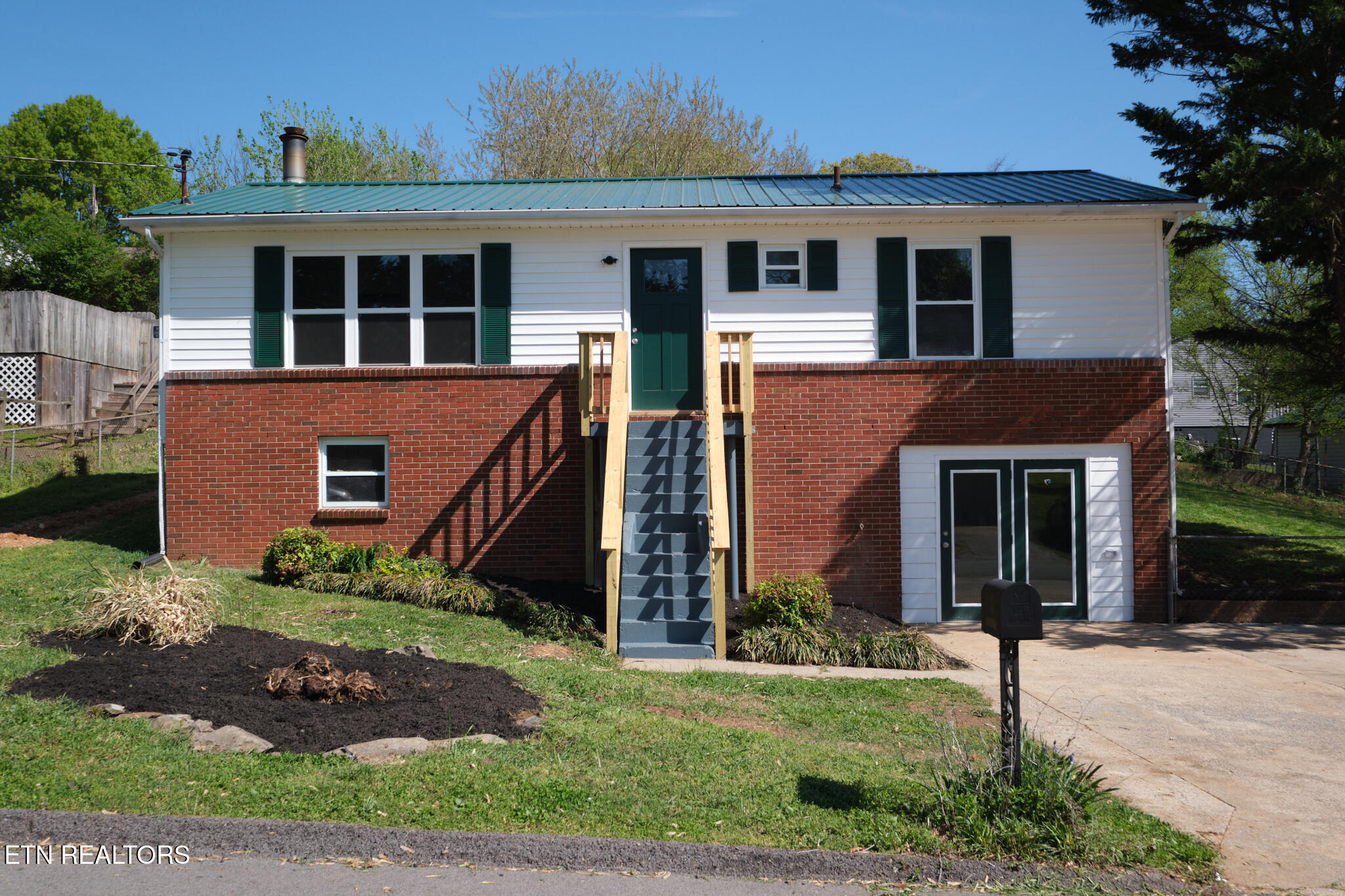 26 Webster Court Property Photo 1