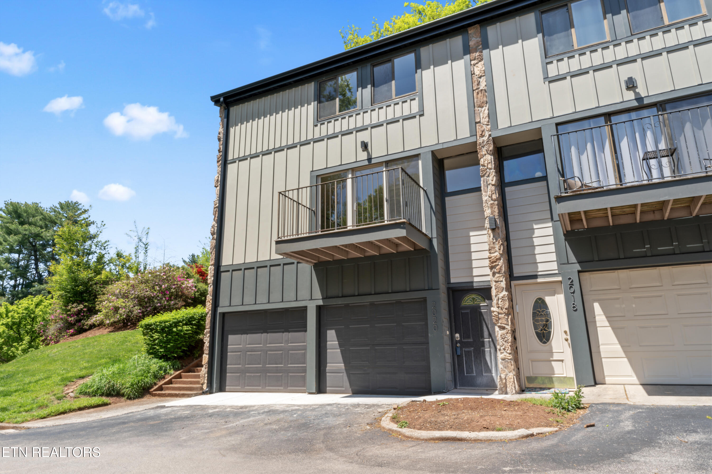 2020 Cherokee Bluff Drive Property Photo 4