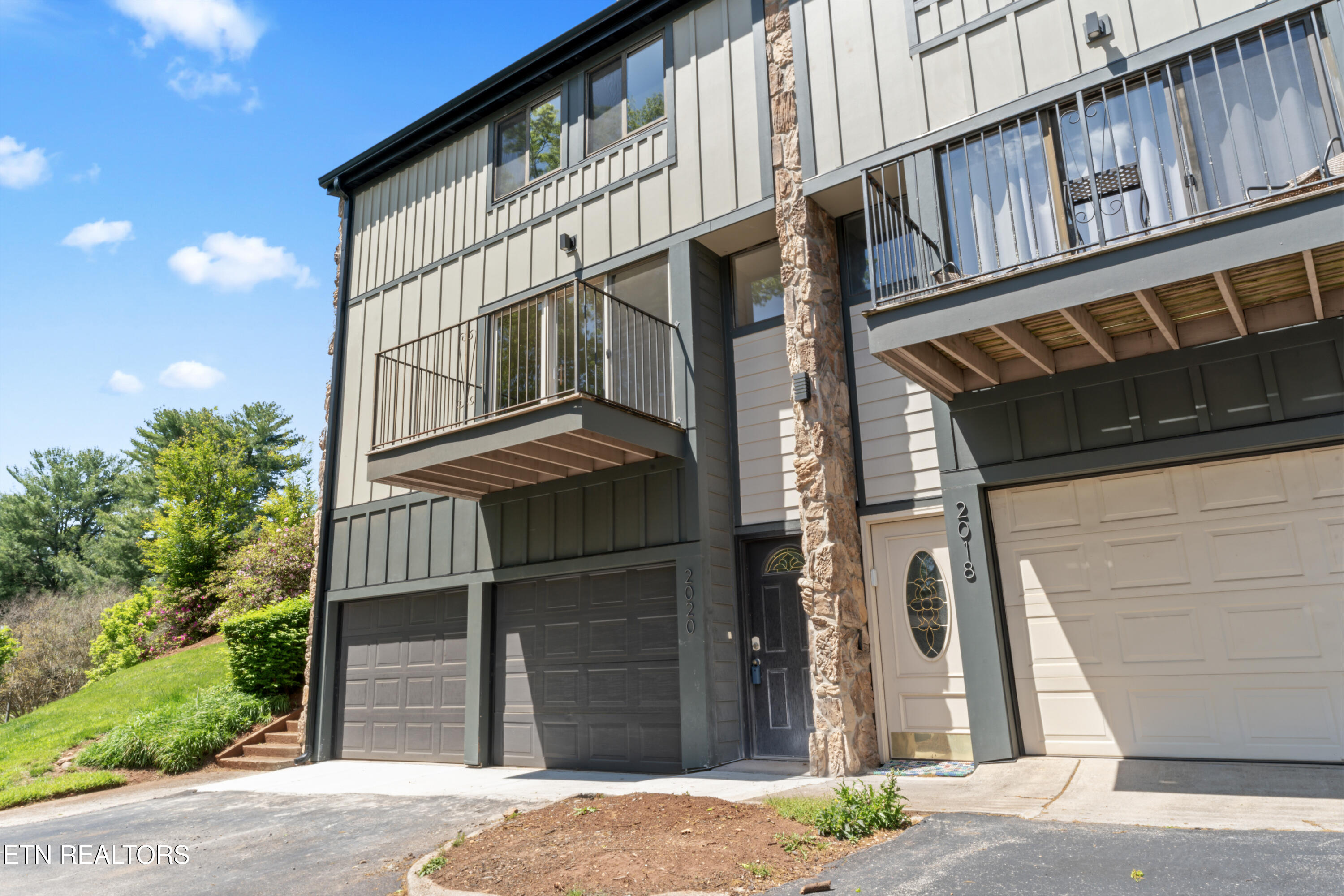 2020 Cherokee Bluff Drive Property Photo 5