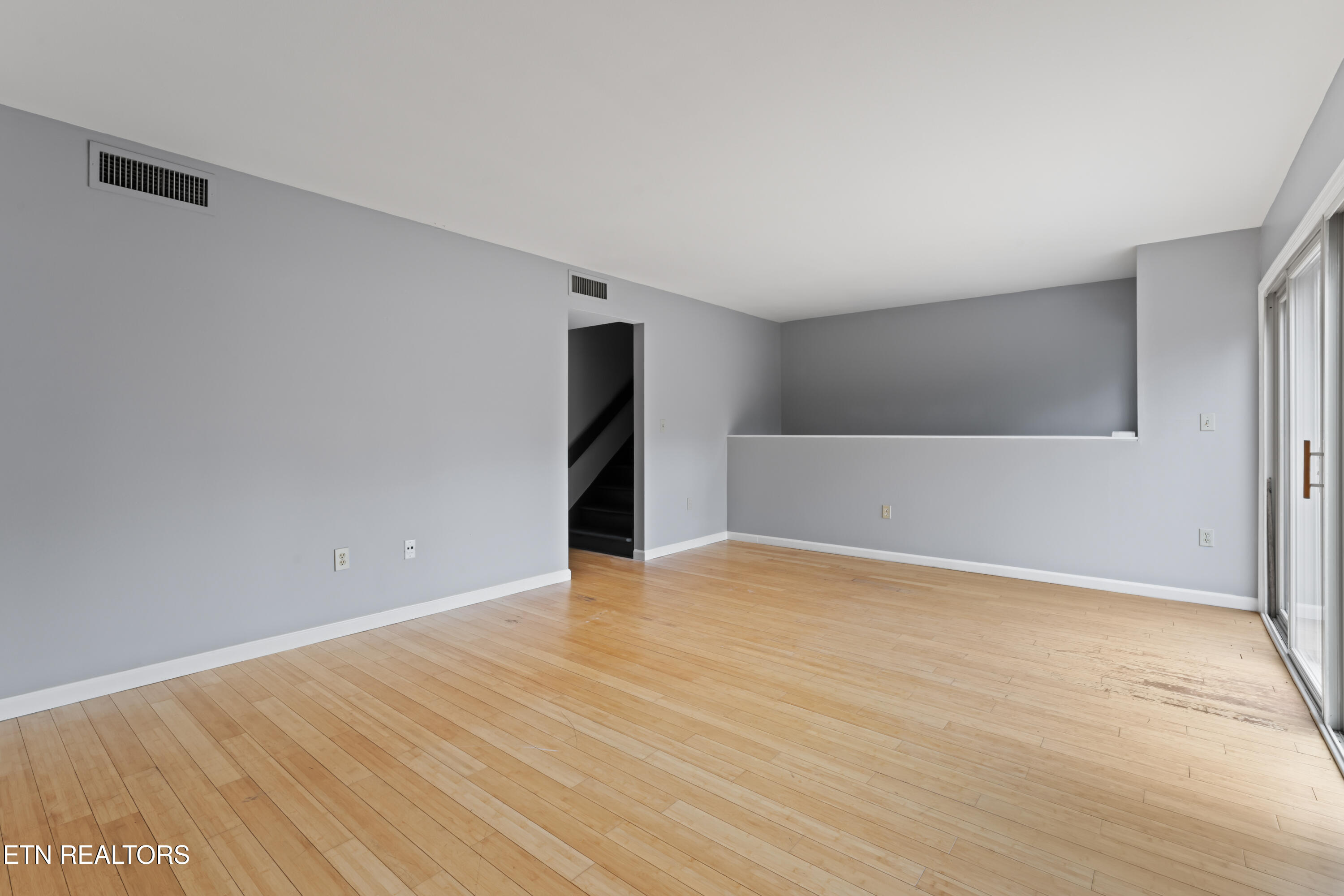 2020 Cherokee Bluff Drive Property Photo 8