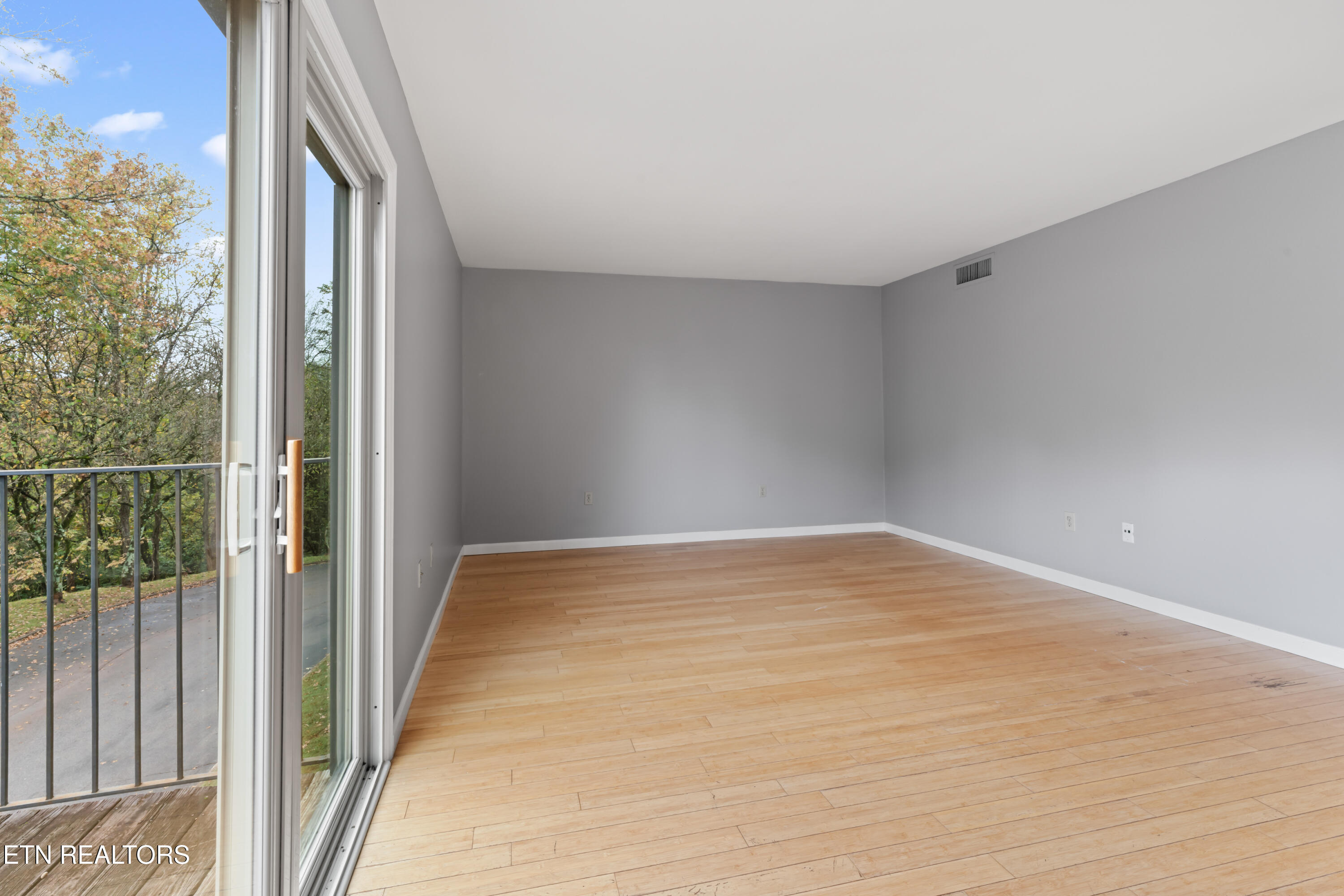 2020 Cherokee Bluff Drive Property Photo 11