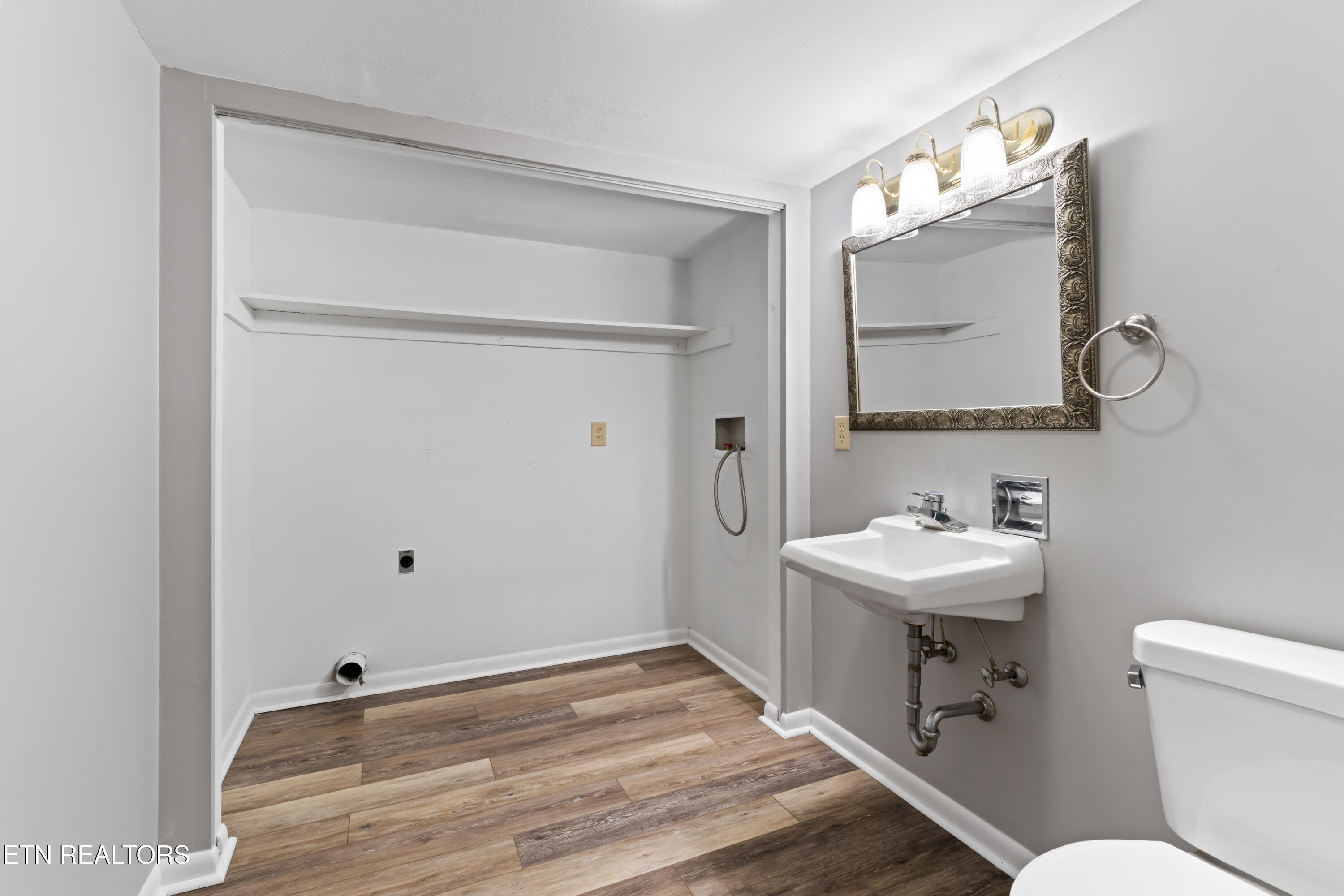 2020 Cherokee Bluff Drive Property Photo 13