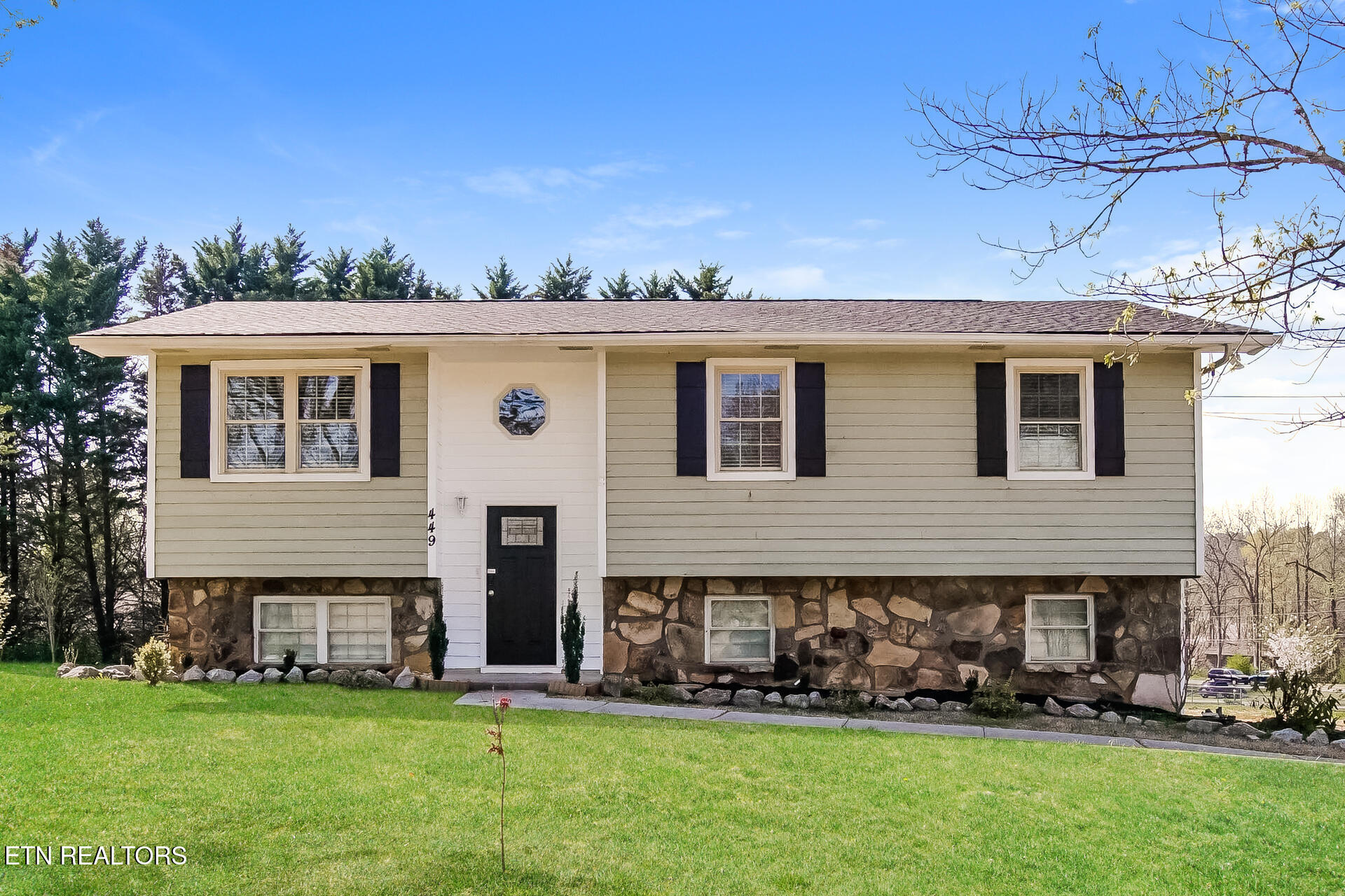 449 Water Oak Drive Property Photo
