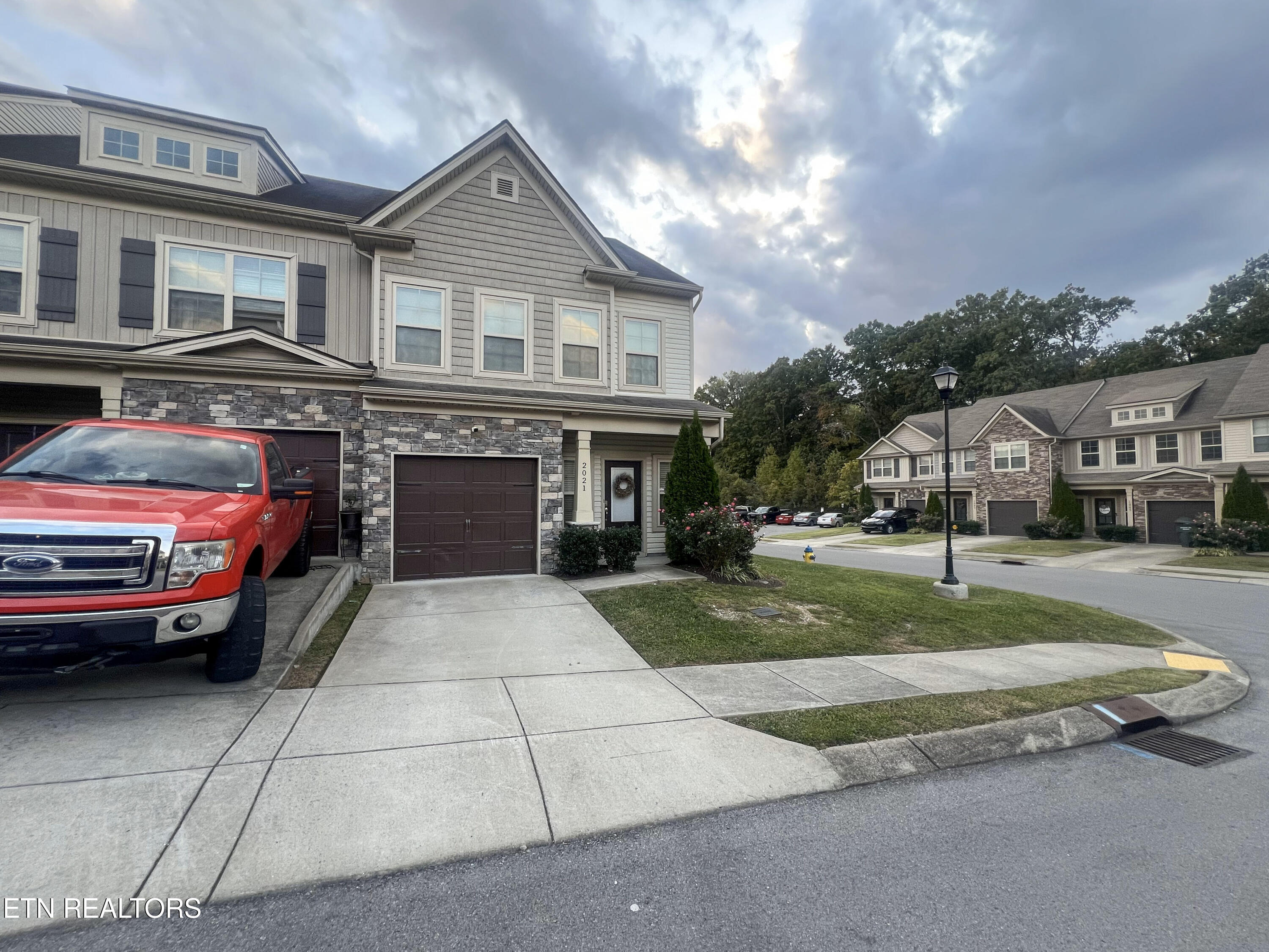 2021 Abbingdon Way Property Photo 1