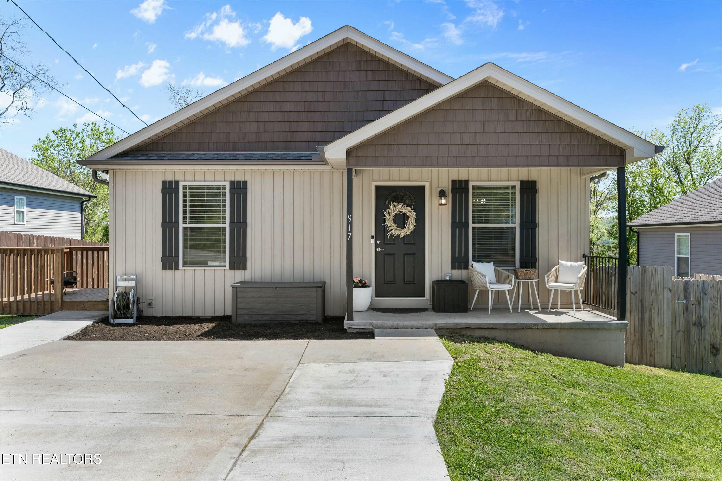 917 Loy St Property Photo