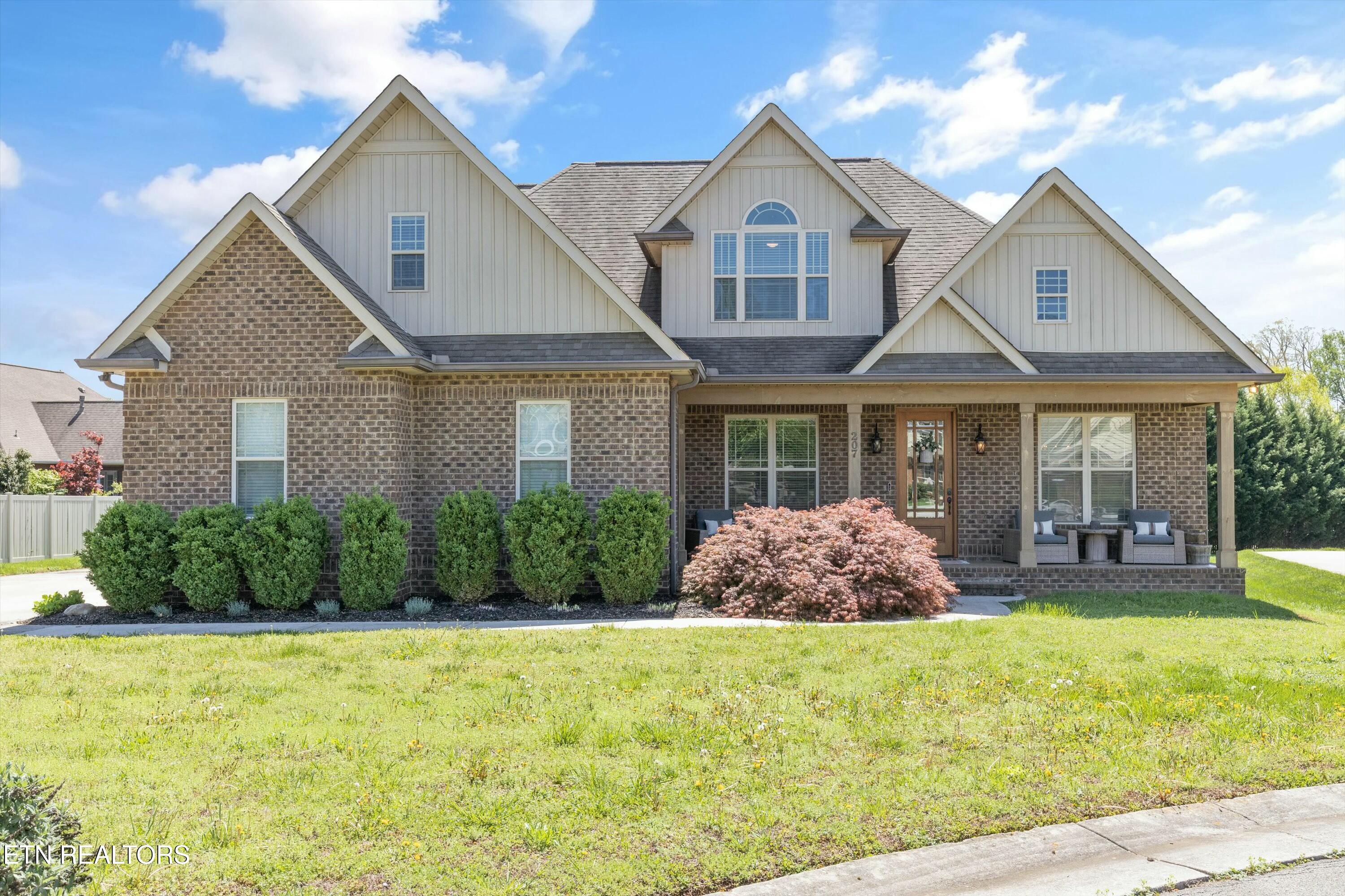 207 Heighton Court Property Photo 1