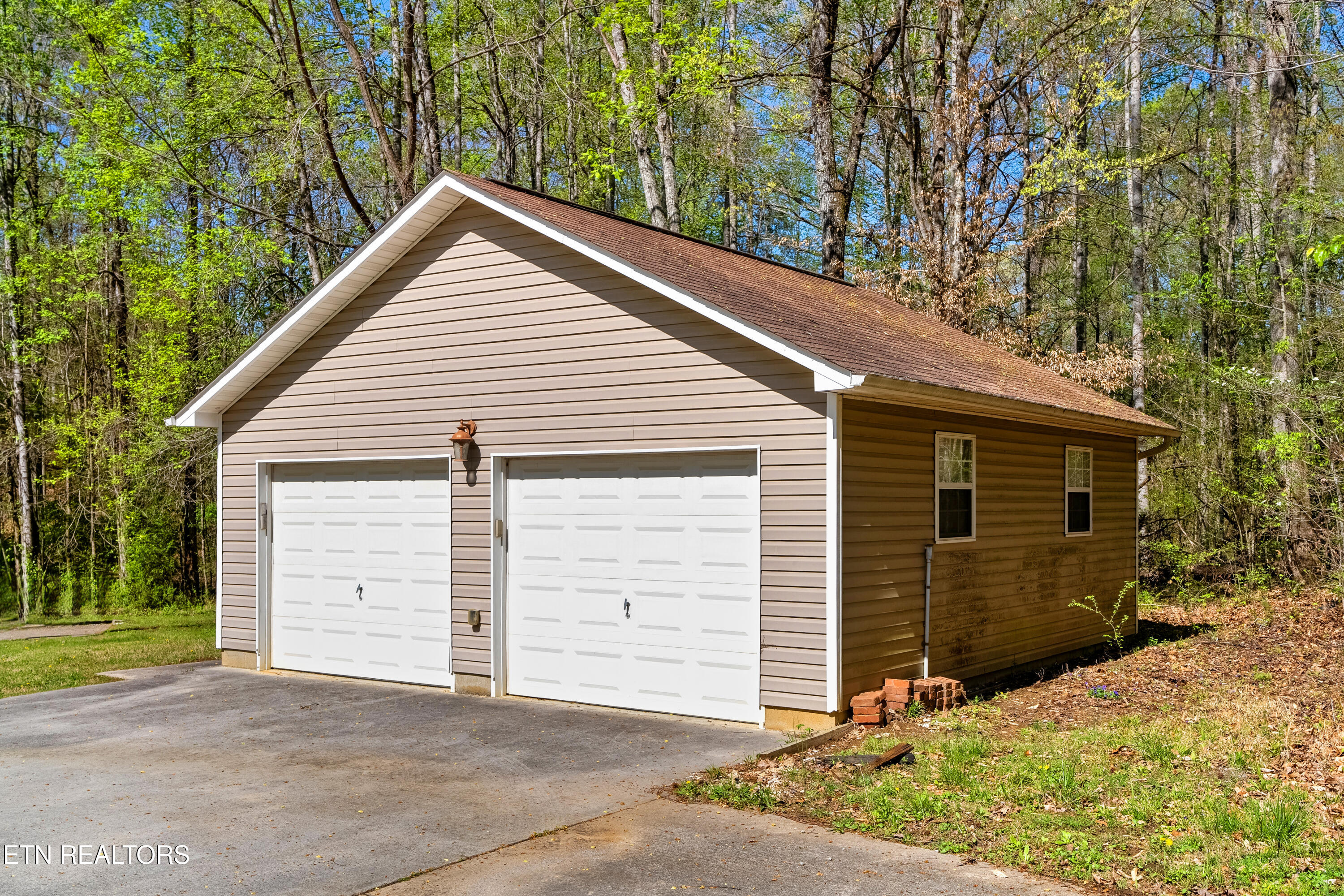 1502 Donna Drive Property Photo 3